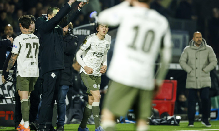 DEN BOSCH - (L-R) Dennis Man of PSV Eindhoven, Nicolas Verkooijen of PSV Eindhoven during the round of 16 KNVB Cup match between FC Den Bosch and PSV at De Vliert Stadium on January 14, 2026, in Den Bosch, Netherlands. MAURICE VAN STEEN / ANP