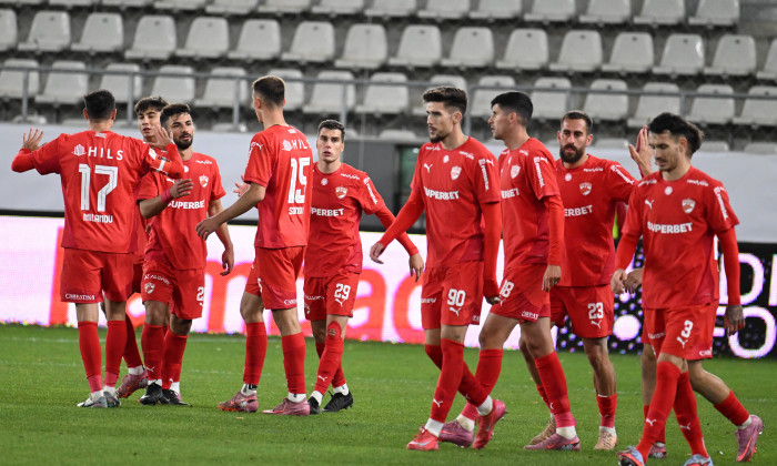 FOTBAL:CS DINAMO BUCURESTI-FC DINAMO BUCURESTI, CUPA ROMANIEI BETANO (28.10.2025)