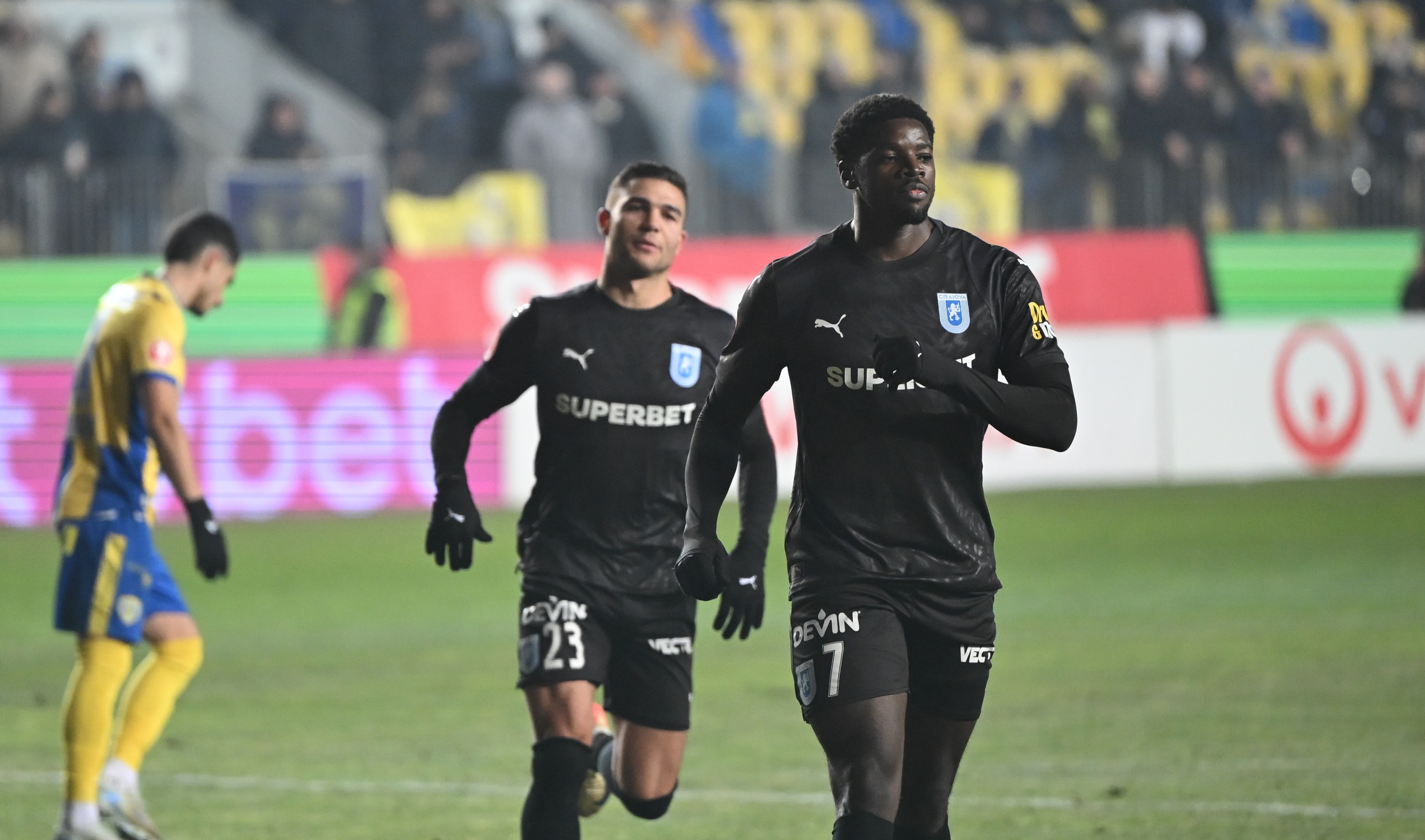 Imagine Stire ”A fost dorința mea”. Steven Nsimba a făcut dezvăluirea, la finalul meciului cu Petrolul | 2review.ro