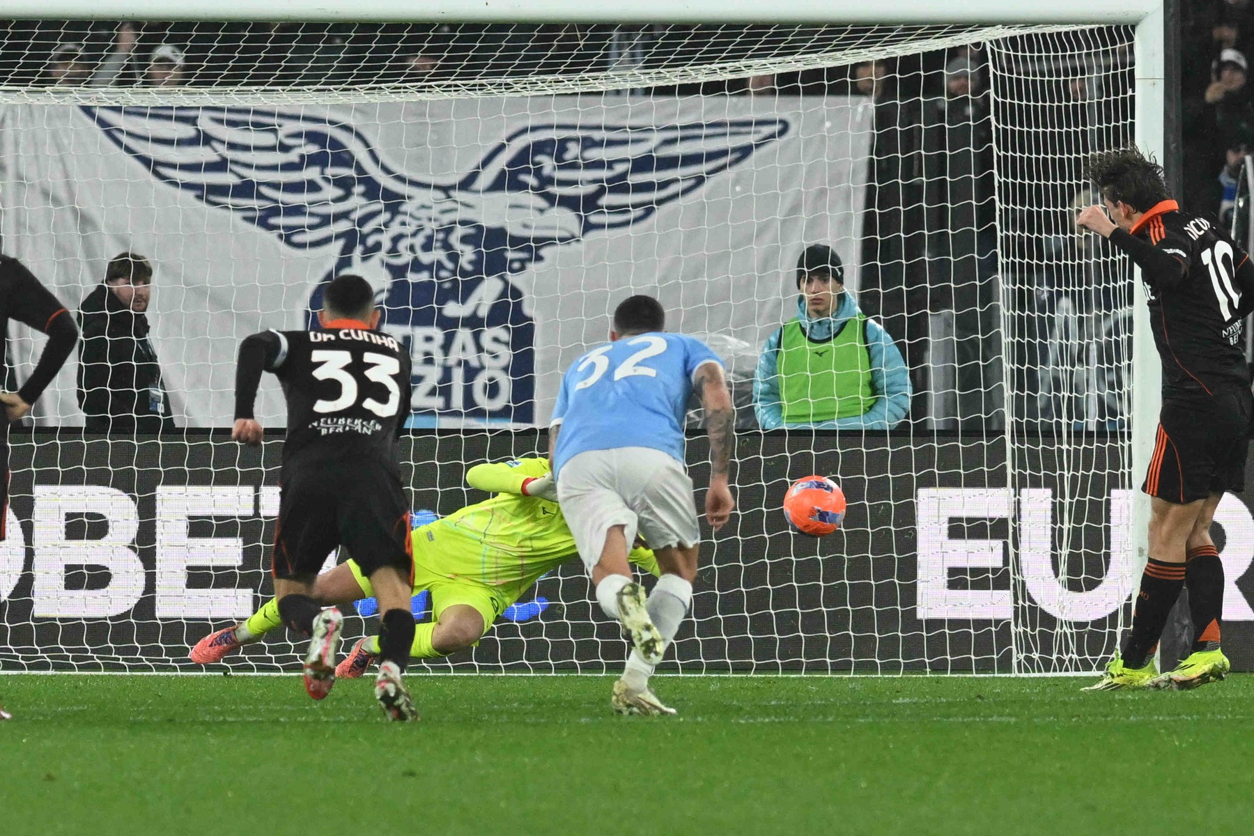Imagine Stire Lazio - Como 0-3. Trupa lui Fabregas a făcut show pe Olimpico / Cremonese - Verona 0-0 | 2review.ro