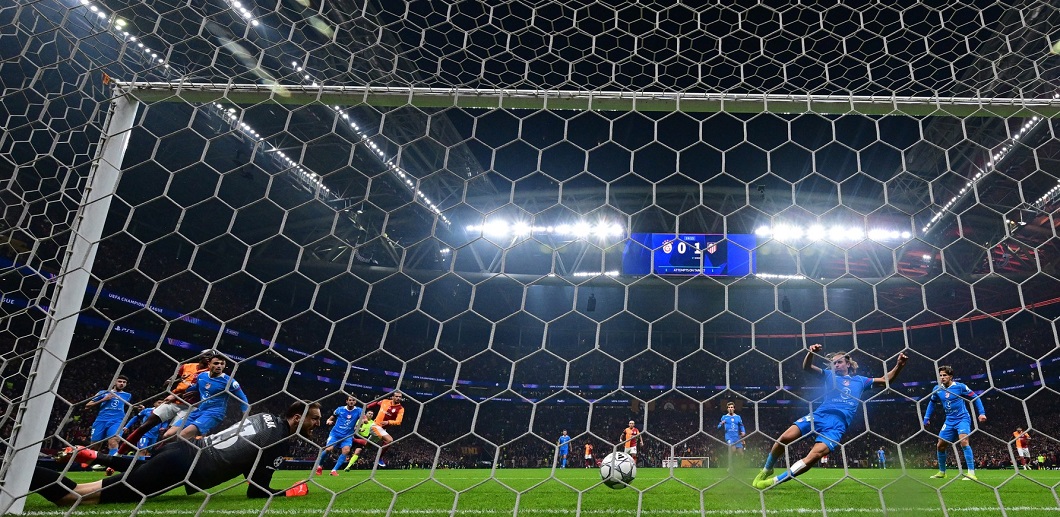 Imagine Stire Galatasaray - Atletico Madrid 1-1 | Autogolul care i-a salvat pe turci + Istvan Kovacs, protagonist | 2review.ro