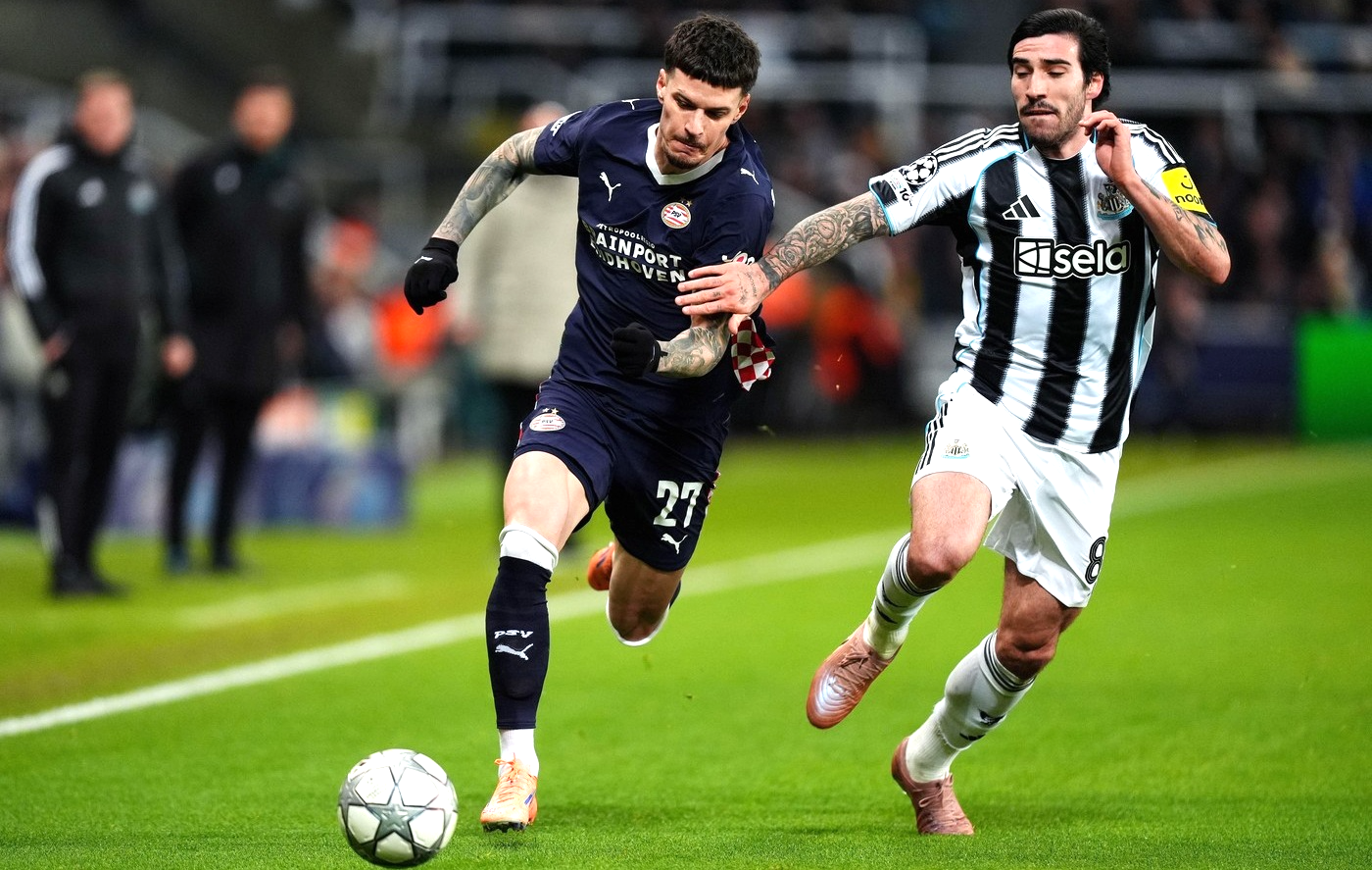 Dennis Man, 62 de minute în Newcastle - PSV! Nota primită cu echipa de peste 700.000.000 de euro