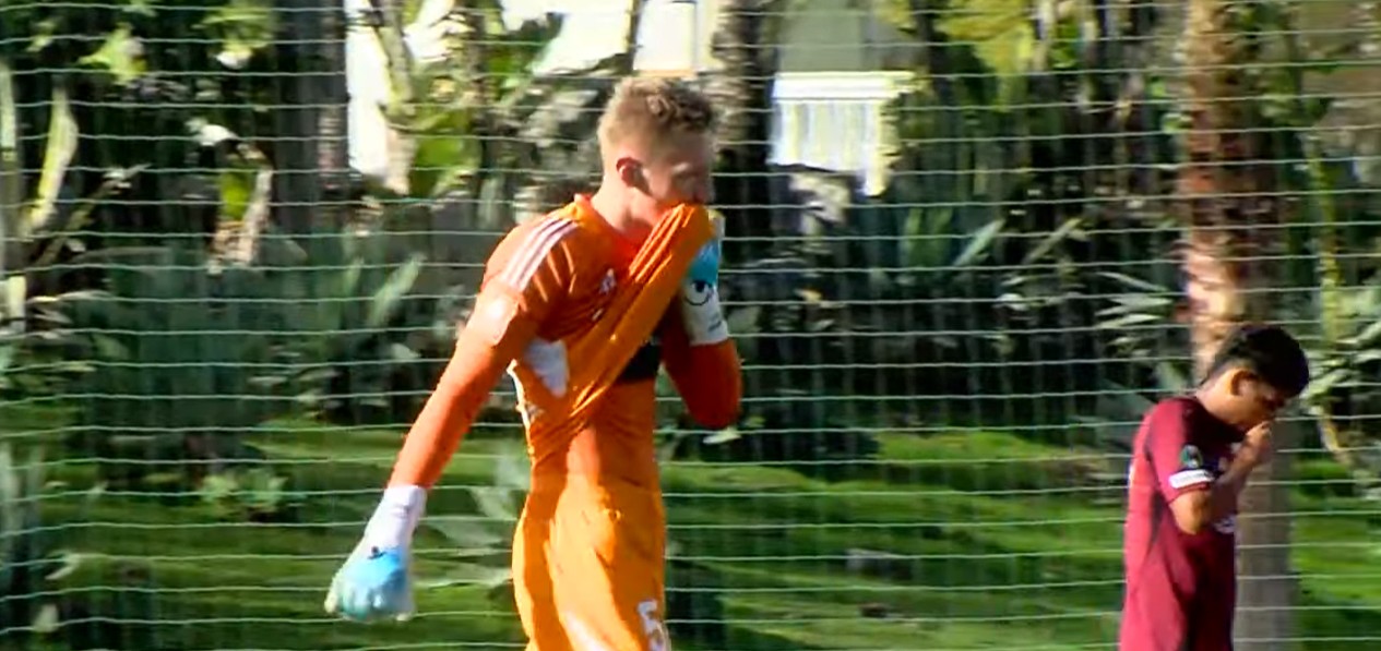 Imagine Stire Debut de coșmar pentru Otto Hindrich la Legia Varșovia! 3 goluri primite într-o repriză | 2review.ro
