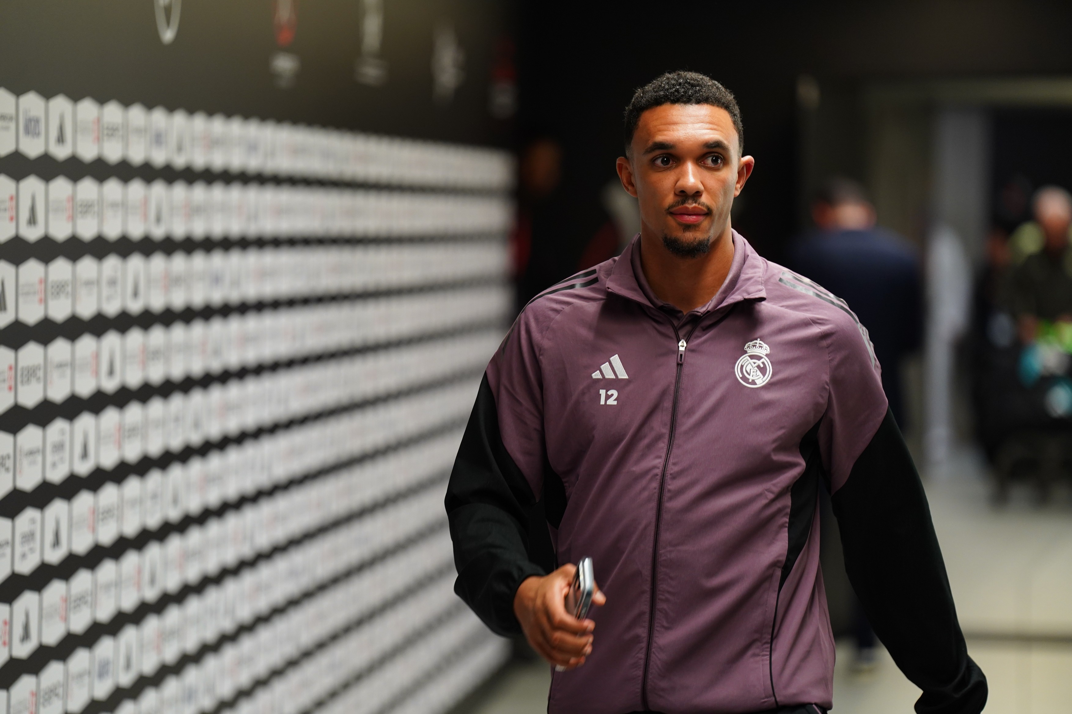 Imagine Stire ”S-a terminat”. Lovitură de proporții: i-au spus în față lui Trent Alexander-Arnold că trebuie să plece! | 2review.ro