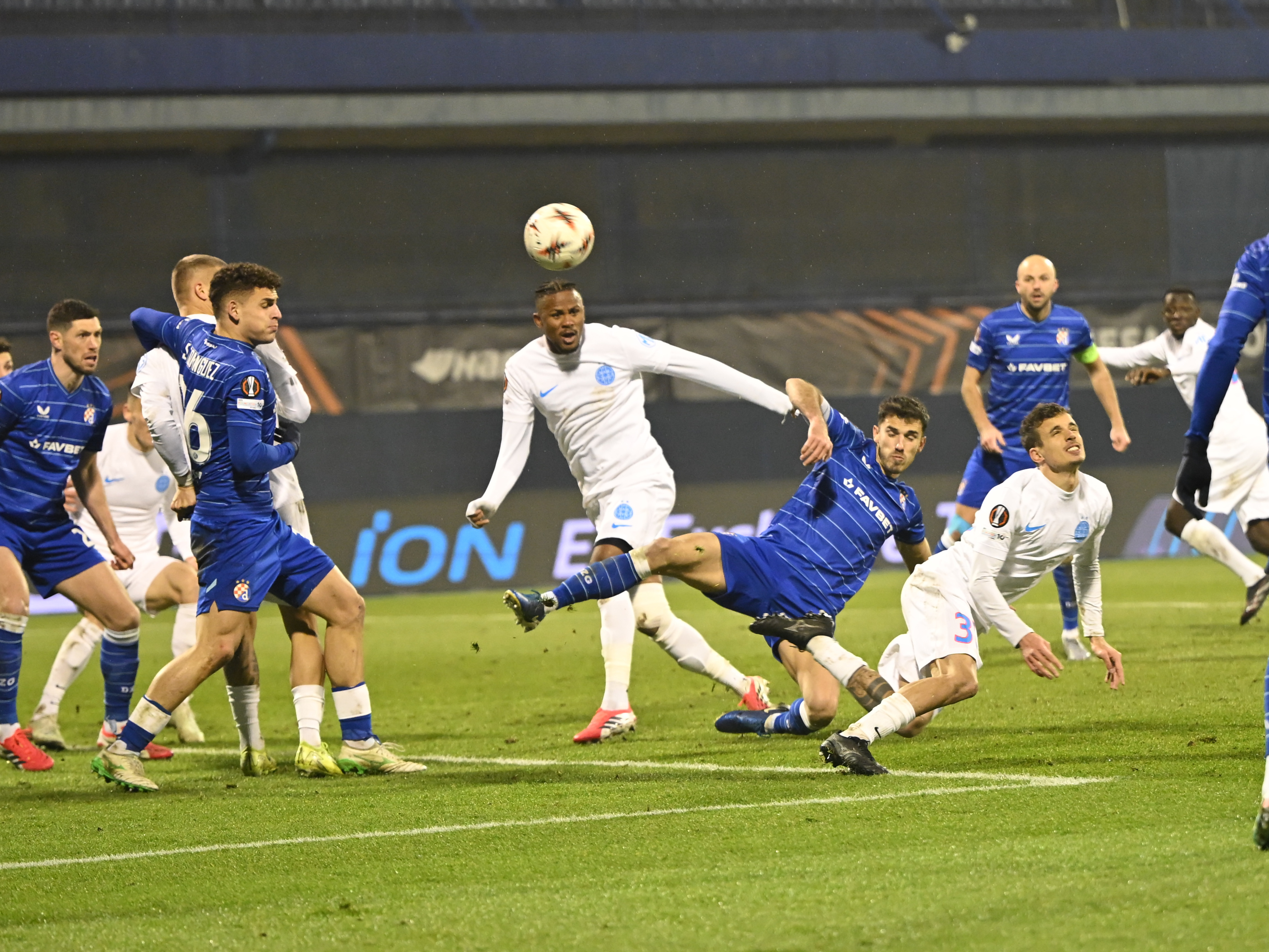 Imagine Stire Croații nu s-au ferit de cuvinte la adresa jucătorilor de la FCSB, după meciul de la Zagreb | 2review.ro