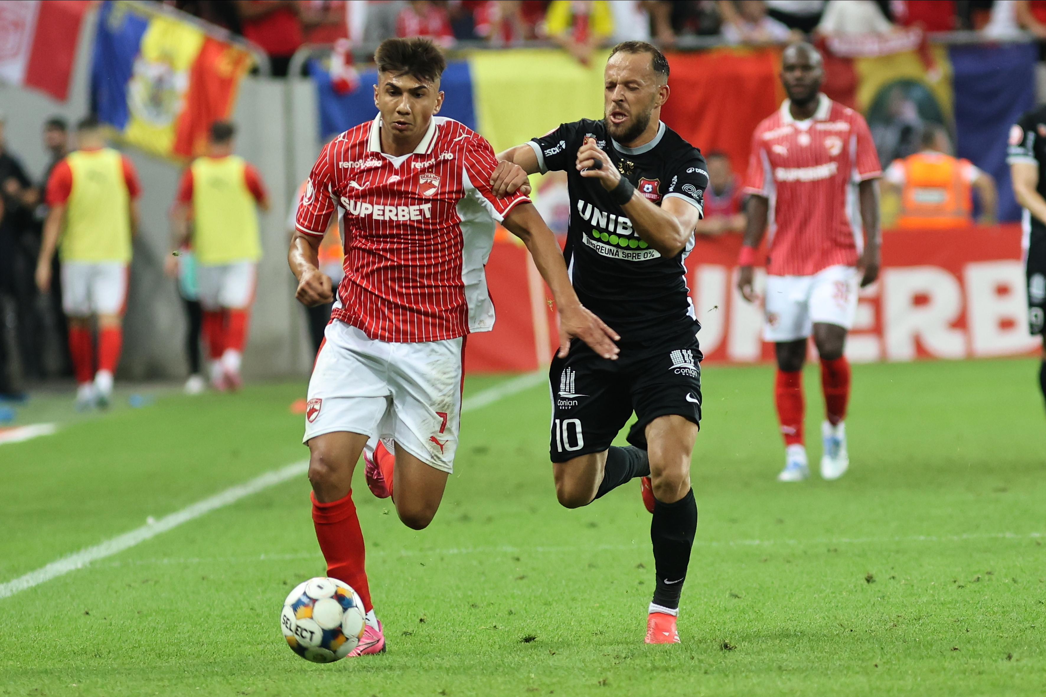 Imagine Stire Hermannstadt - Dinamo, LIVE VIDEO, 20:00, Digi Sport 1. Formația lui Kopic poate trece pe primul loc. ECHIPELE | 2review.ro