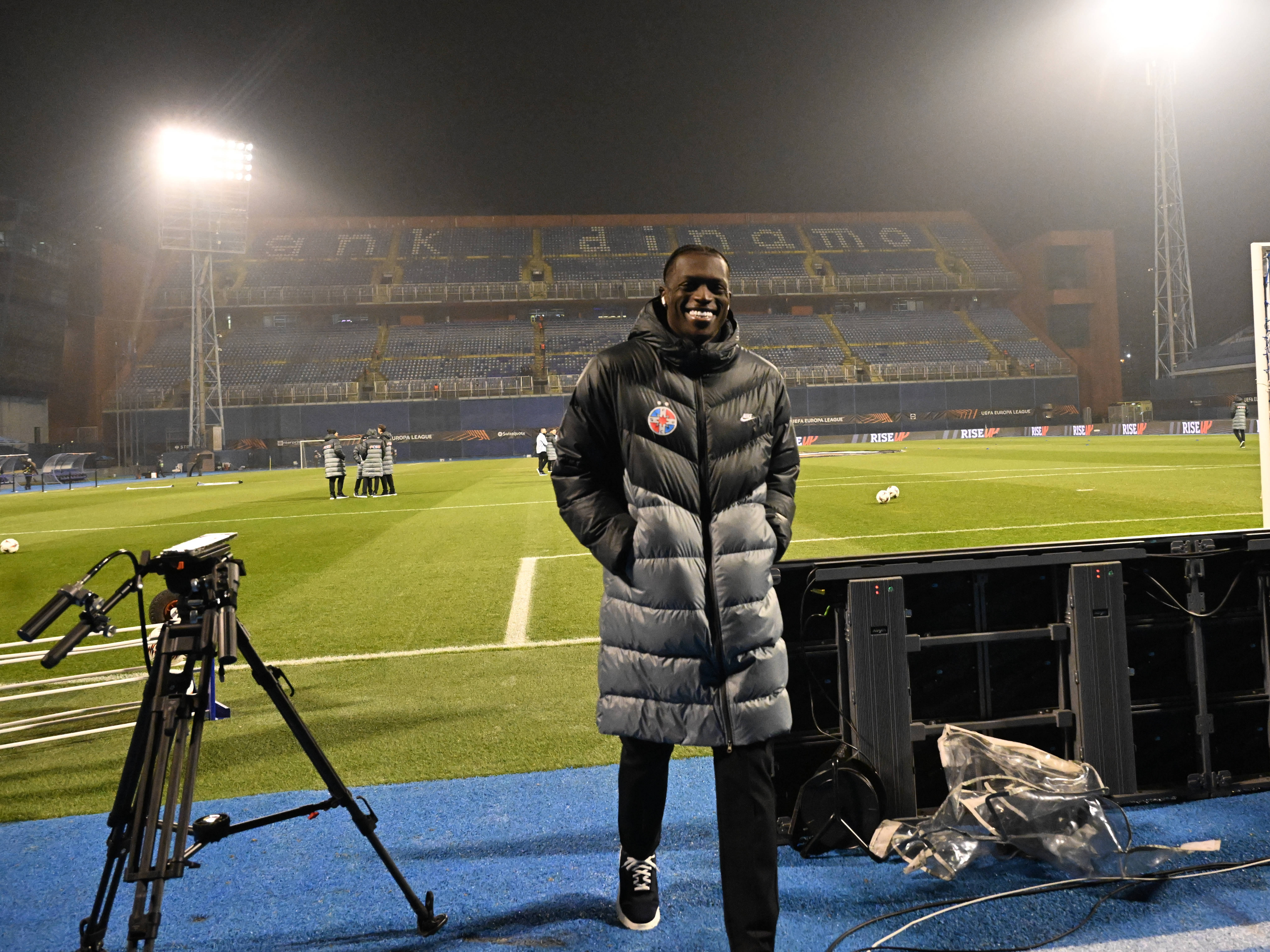 Imagine Stire Au venit special să-l urmărească pe Joyskim Dawa la meciul cu Dinamo Zagreb: Este pe radarul mai multor echipe | 2review.ro