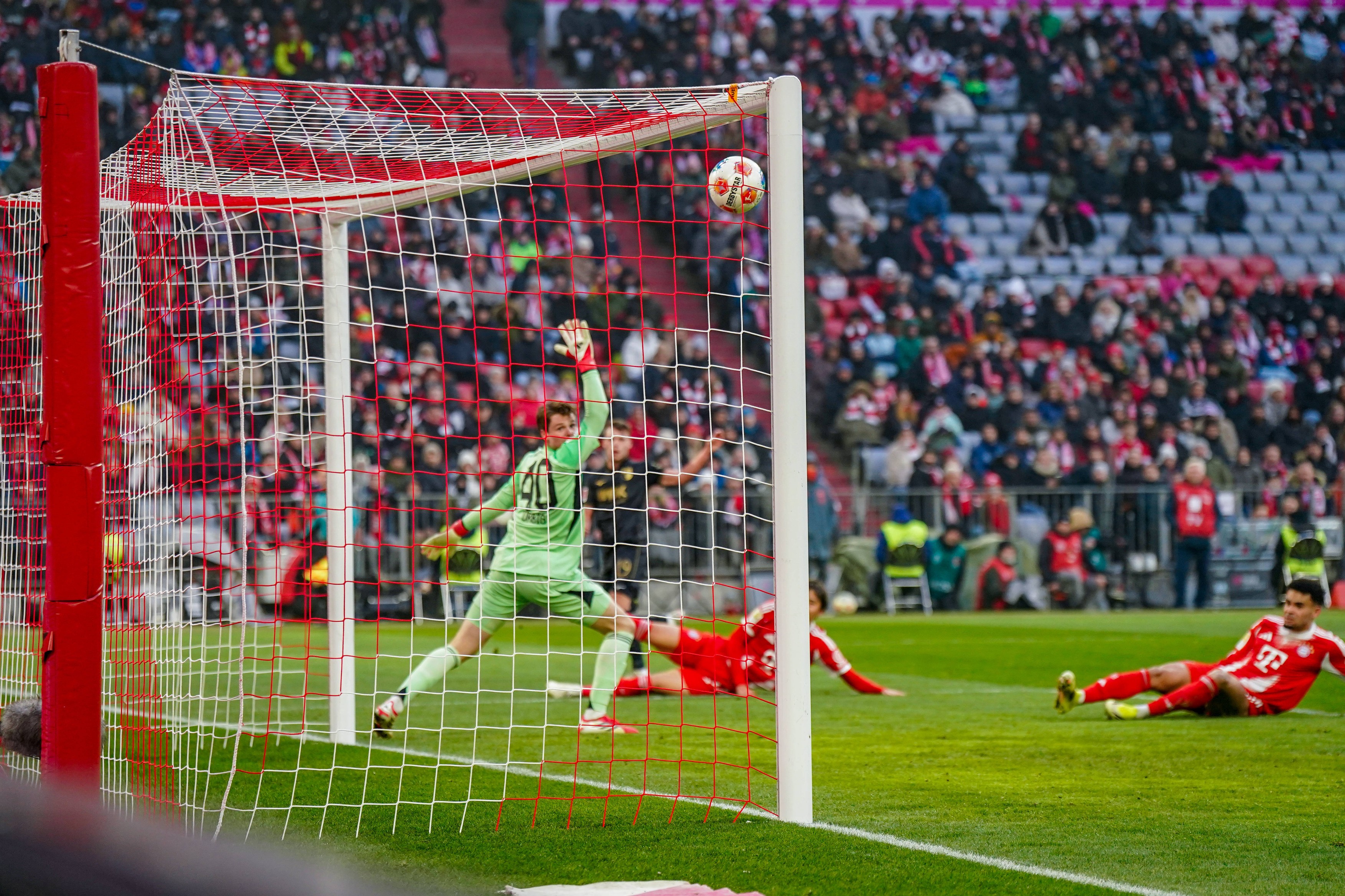Imagine Stire Nu se aștepta nimeni! Bayern a pierdut primul meci al sezonului în campionat, deși a condus la pauză | 2review.ro