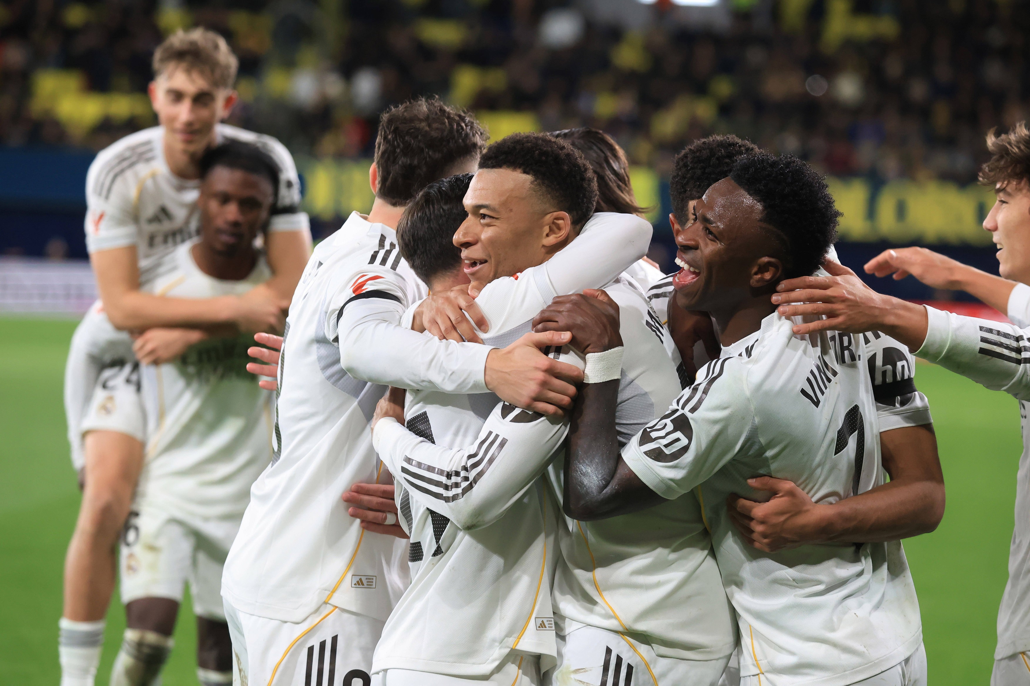 Imagine Stire Ce i-a șoptit Mbappe lui Diaz, după golul din ”panenka” cu Villarreal. Marocanul ratase la fel în finala Cupei Africii | 2review.ro