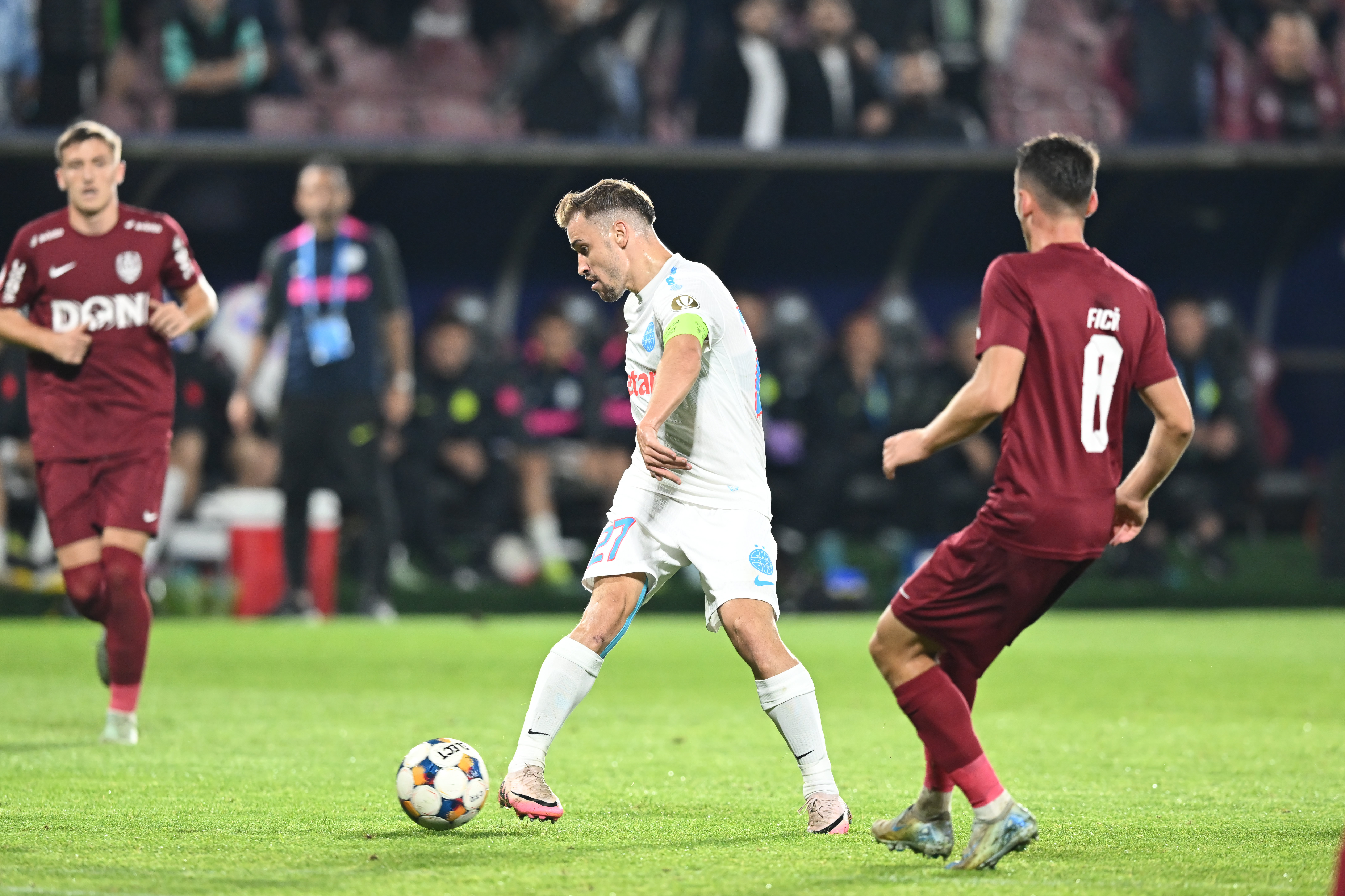 Imagine Stire Echipele de start la FCSB - CFR. Debut la roș-albaștri. Jucătorul abia transferat de ardeleni, titular | 2review.ro