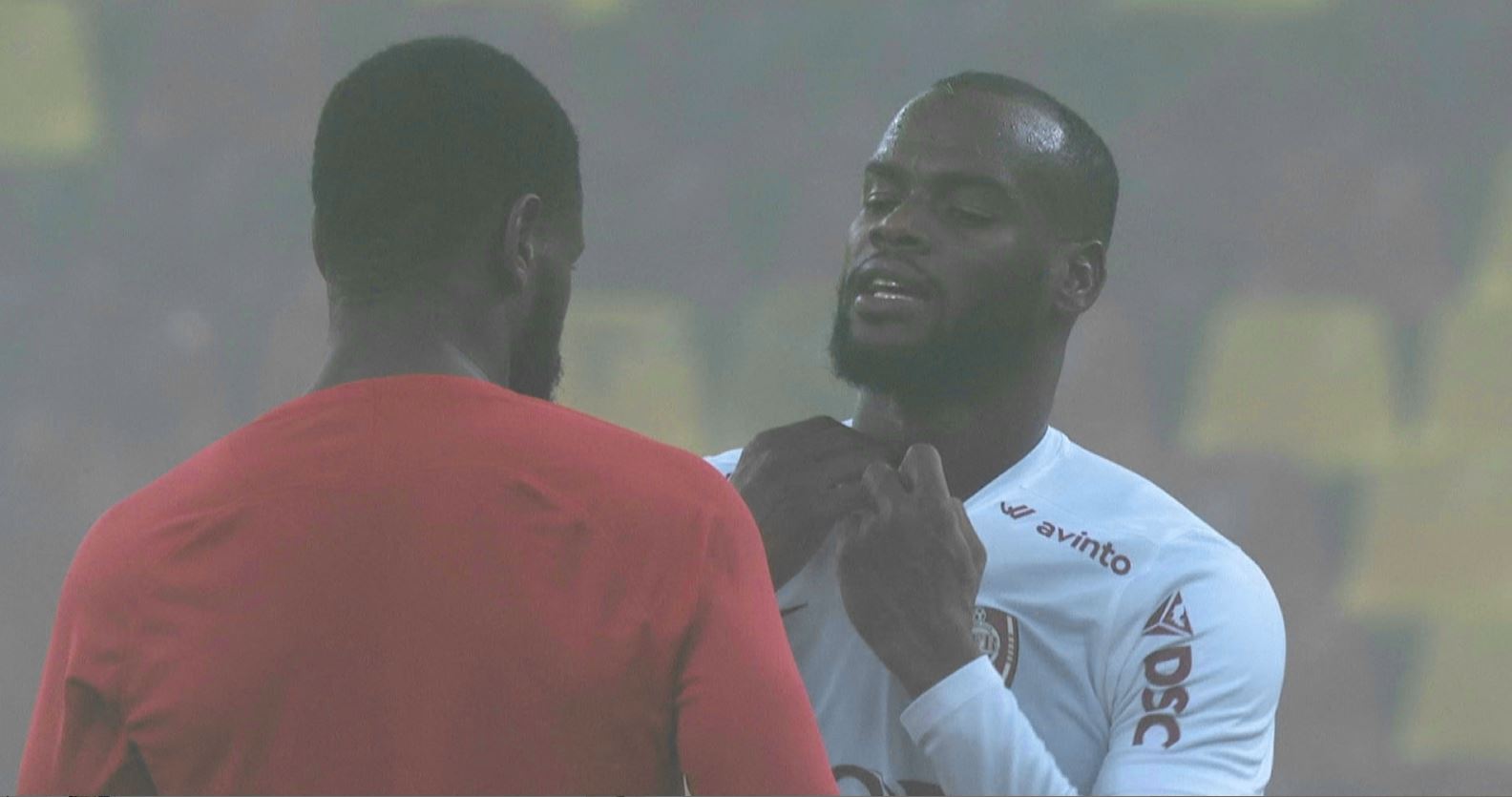 Imagine Stire Au făcut schimb de tricouri după FCSB - CFR Cluj 1-4 | 2review.ro