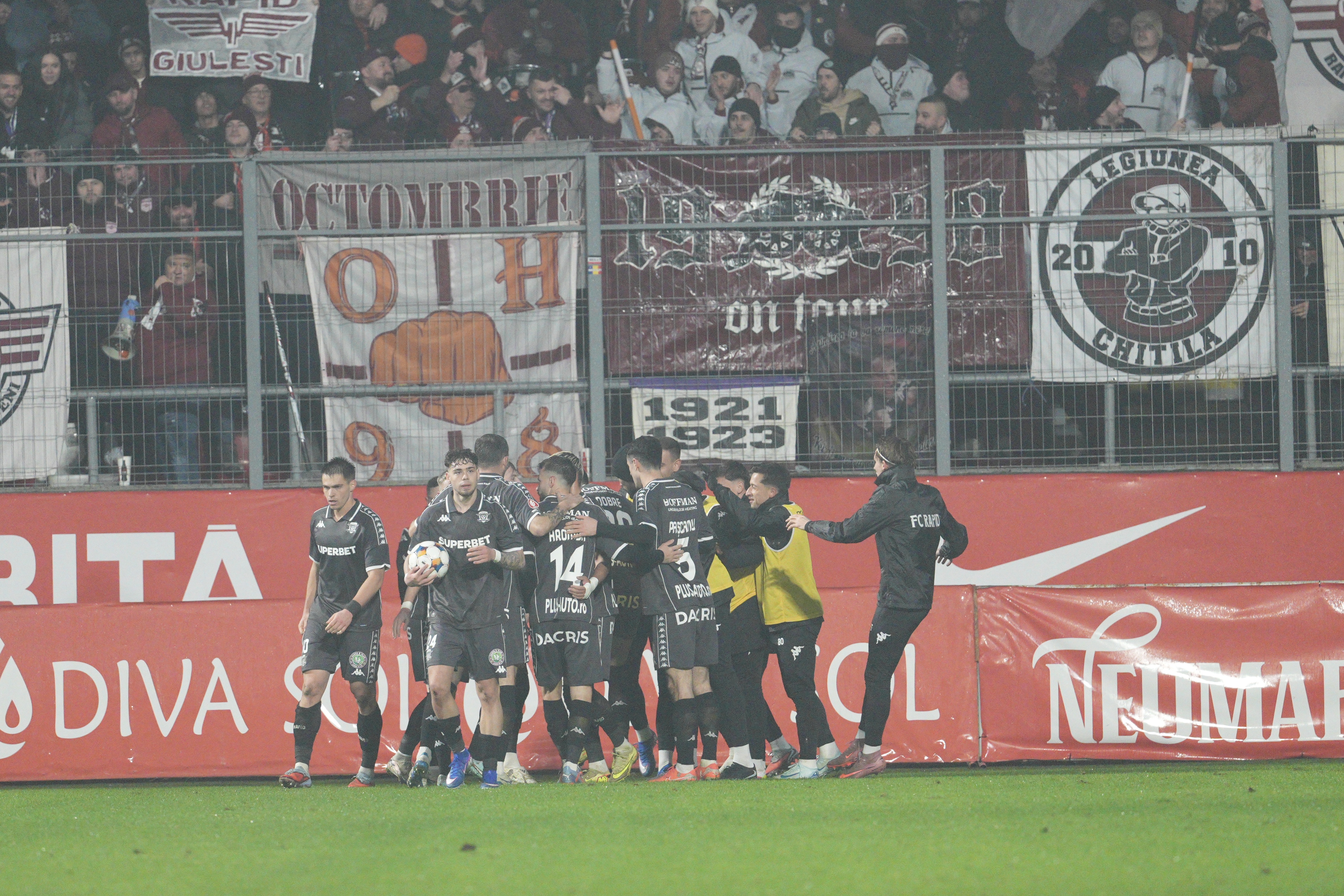 Imagine Stire UTA Arad - Rapid 1-2! Giuleștenii s-au impus și au revenit pe locul secund | 2review.ro