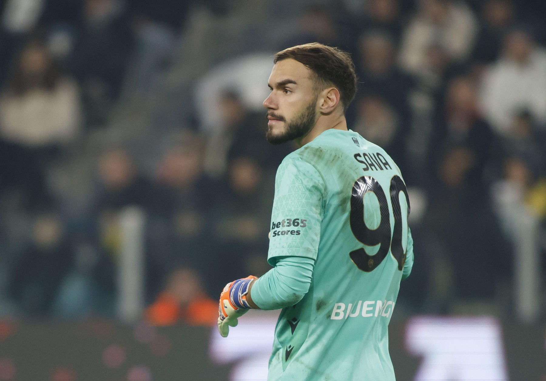 Imagine Stire Surpriză în SuperLiga: Răzva Sava! Ar putea semna cu rivala | 2review.ro