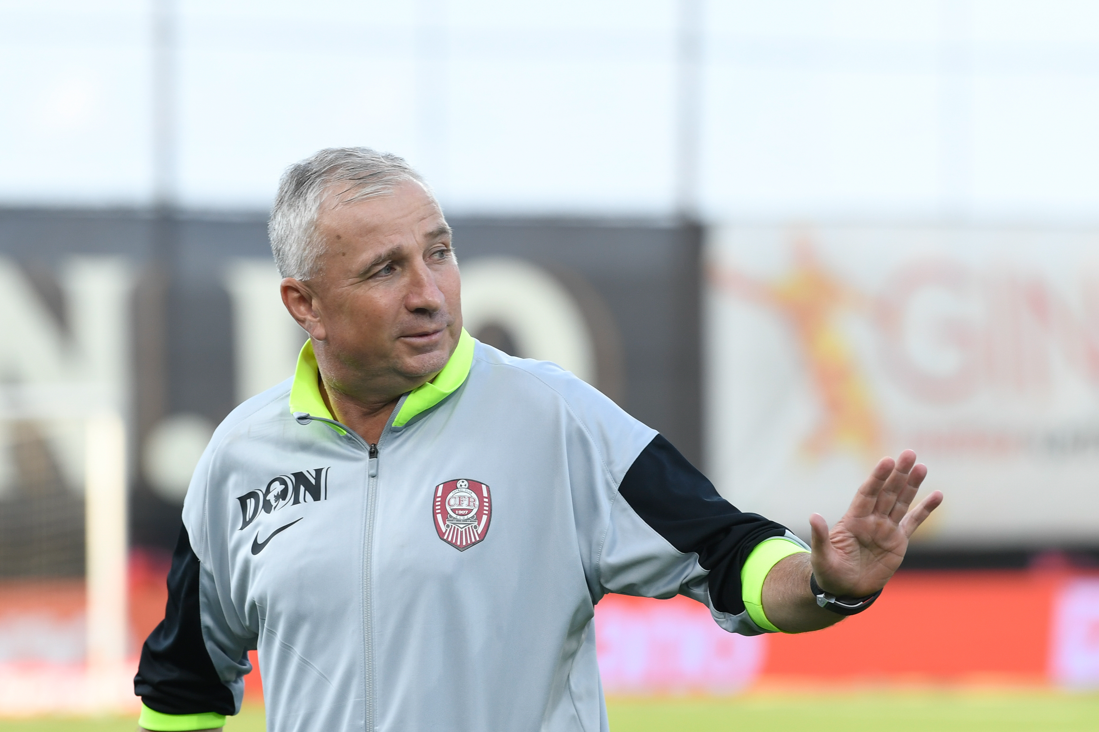 Dan Petrescu așteaptă rezultatele și e gata să semneze pentru o revenire spectaculoasă în SuperLigă!