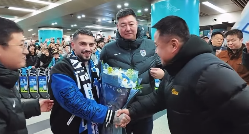 Imagine Stire Chinezii s-au convins deja de Nicolae Stanciu, după ce a semnat cu Dalian Yingbo! Cum l-au numit | 2review.ro