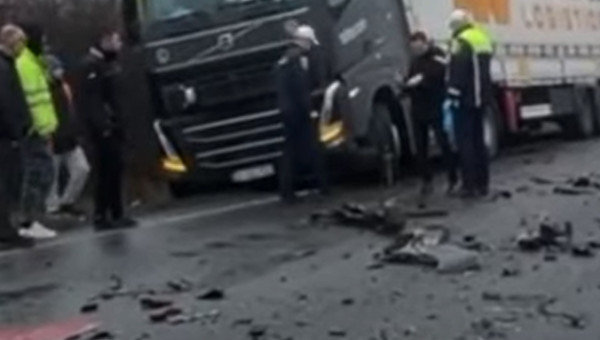 Grecii au venit pe ”drumul morții” din România, după accidentul teribil de marți, și nu le-a venit să creadă ce au pățit