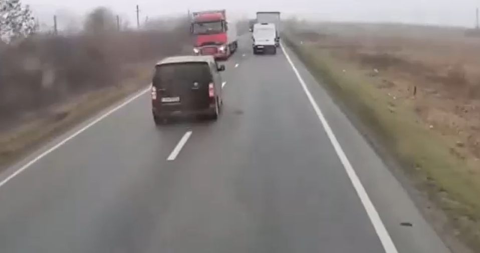 Imagine Stire Grecii au aflat ce au făcut fanii lui PAOK înainte de accident. Patronul firmei care le-a închiriat microbuzul: ”Șoc” | 2review.ro