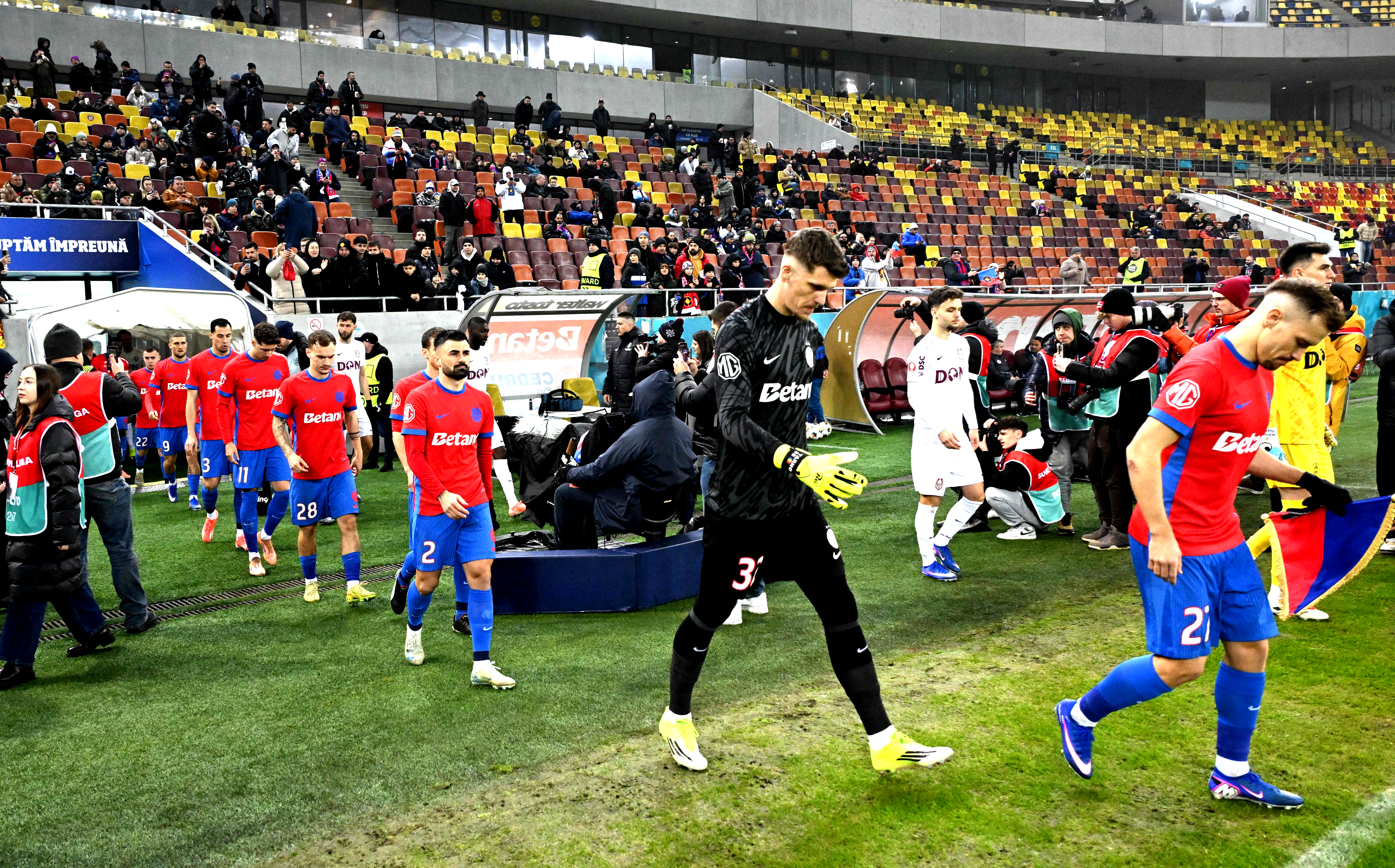 Imagine Stire O rușine absolută. Jucătorul de la FCSB făcut praf în străinătate: Cel mai slab! | 2review.ro