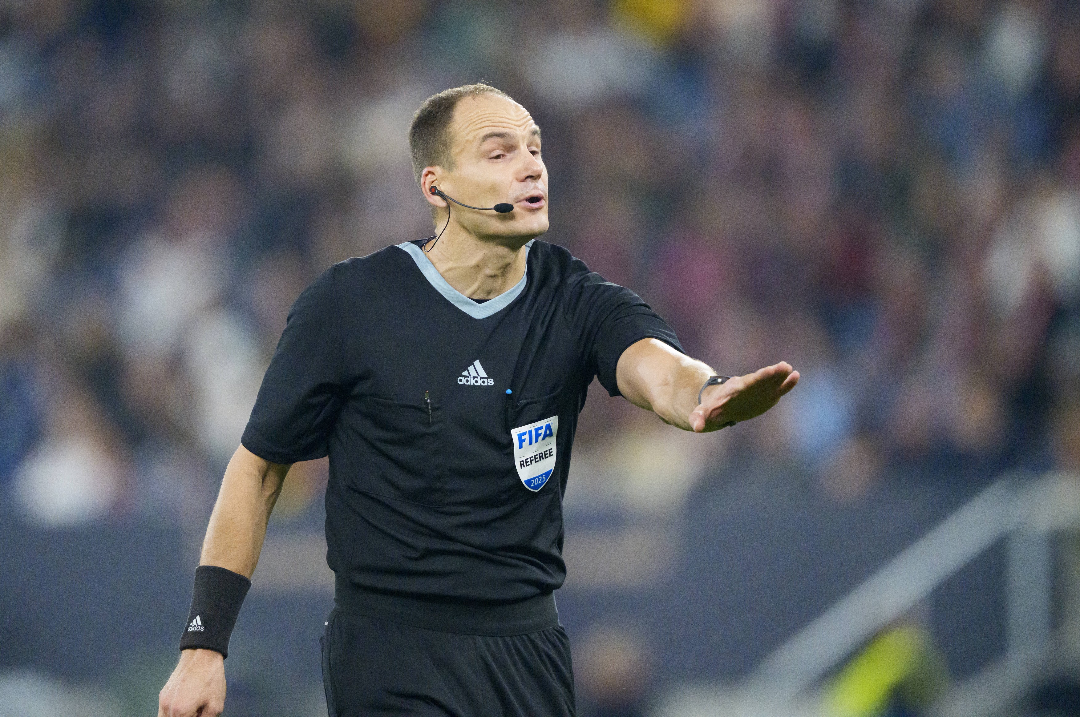 Imagine Stire UEFA a ales arbitrul pentru meciul FCSB - Fenerbahce | 2review.ro
