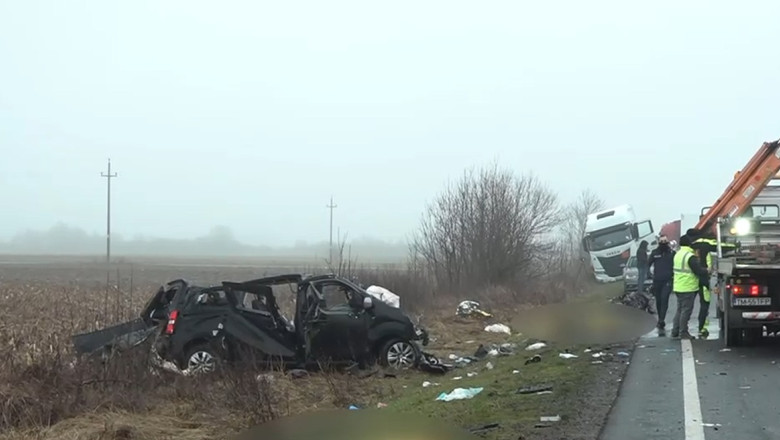 Cum au scăpat cu viață 3 dintre cele 10 persoane care s-au aflat în ”microbuzul morții”. Autoritățile române au dat detalii