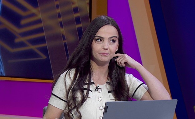 Imagine Stire Așa mi-am început ziua. S-a trezit cu golul marcat de portarul Benficăi, apoi a fost ”școlită” pentru a veni la Digi Sport | 2review.ro