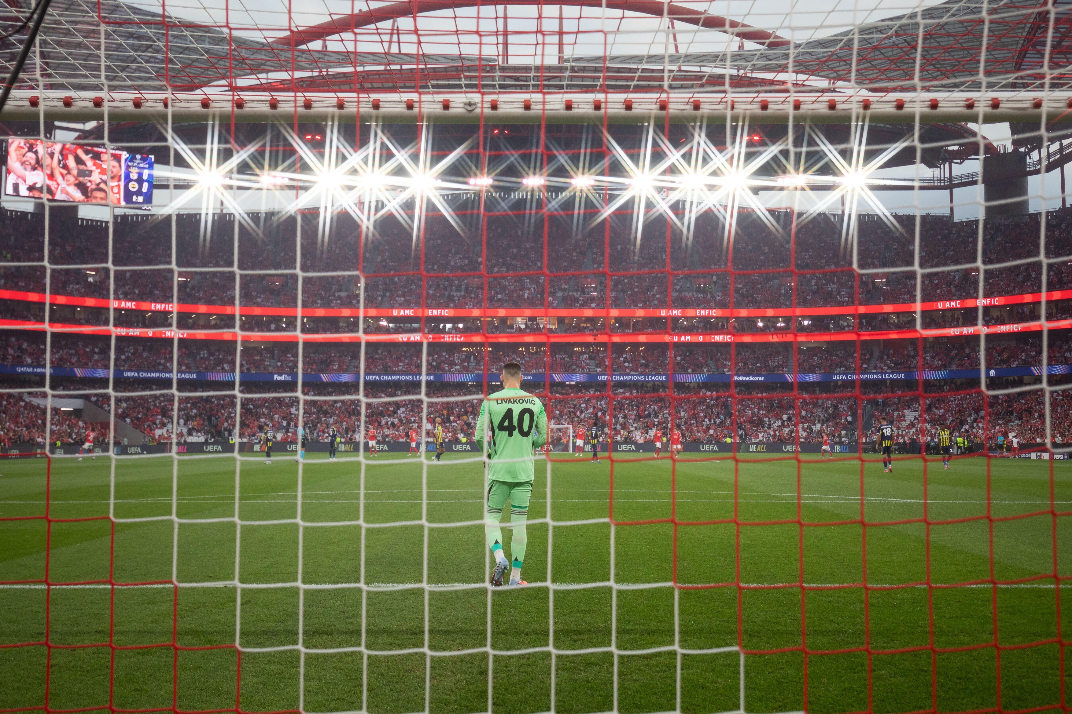 Imagine Stire N-a mai vrut să joace la club și a plecat! Acord pentru transfer chiar înainte de FCSB - Fenerbahce | 2review.ro