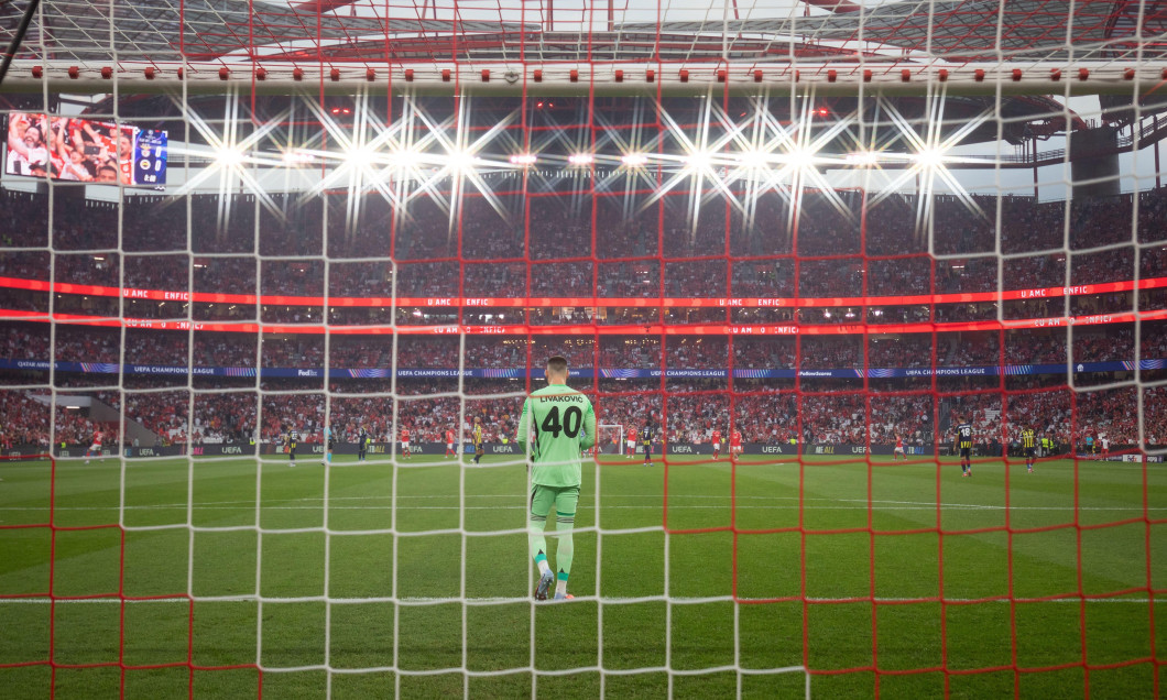 August 27, 2025. Lisbon, Portugal. Fenerbahce goalkeeper from Croatia DOMINIK LIVAKOVIC (40) before the start of the game of the 2nd leg of Playoffs qualifier for the UEFA Champions League, Benfica vs Fenerbahce Credit: Alexandre de Sousa/Alamy Live News