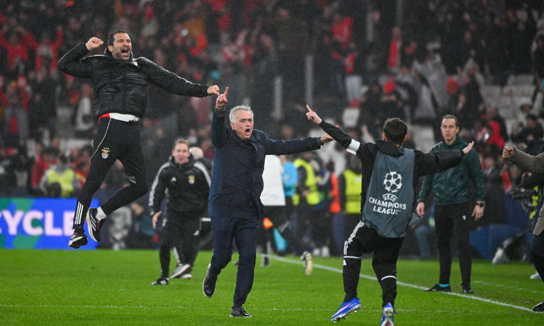 Lisbon, Portugal. 28 January 2026. Jose Mourinho coach of SL Benfica celebrates the fourth goal from Benfica during the Benfica against Real Madrid for the UEFA Champions League at Estadio da Luz in Lisbon. Credit: Ricardo Rocha / Alamy Live News