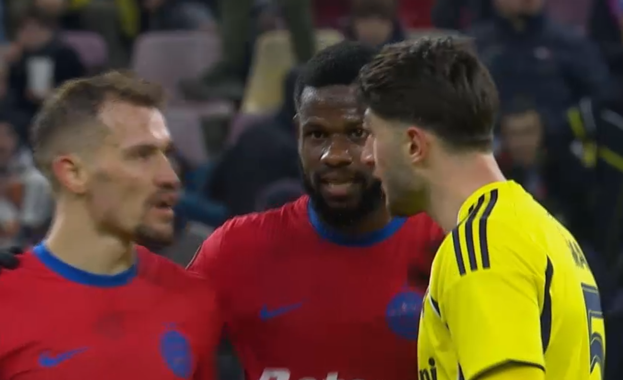 Imagine Stire Darius Olaru a cerut cartonaș roșu în FCSB - Fenerbahce! Au urmat scene tensionate | 2review.ro