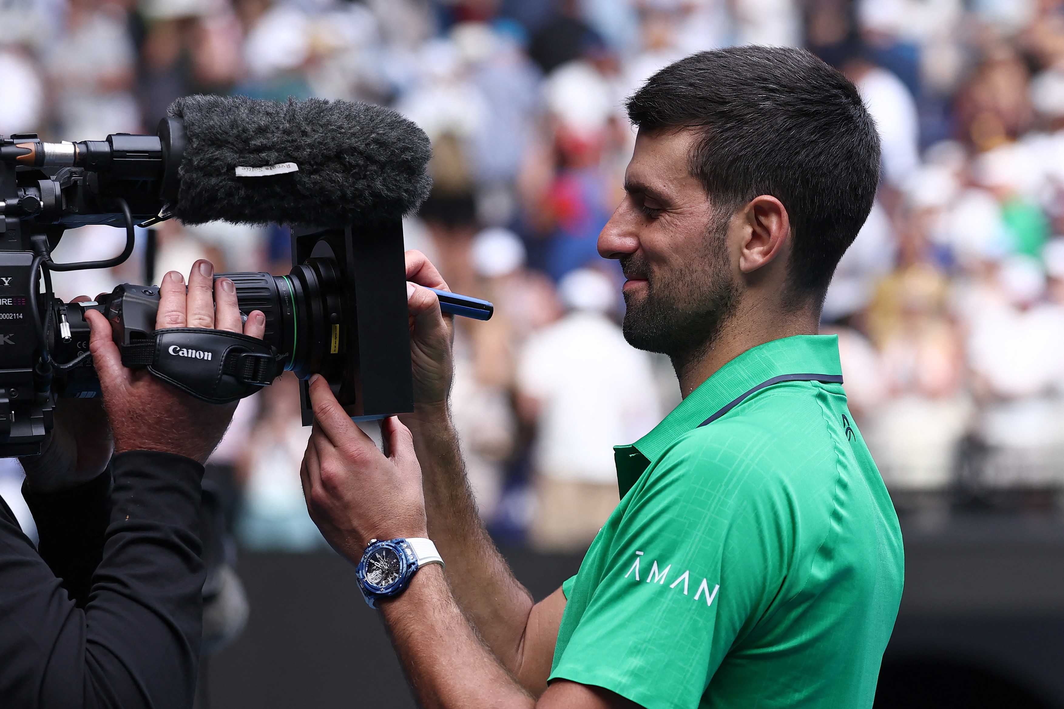 Imagine Stire Direct pe cameră! Djokovic, TREI cuvinte care au făcut înconjurul lumii: ”Nimeni nu a lăsat vreodată un mesaj mai brutal” | 2review.ro