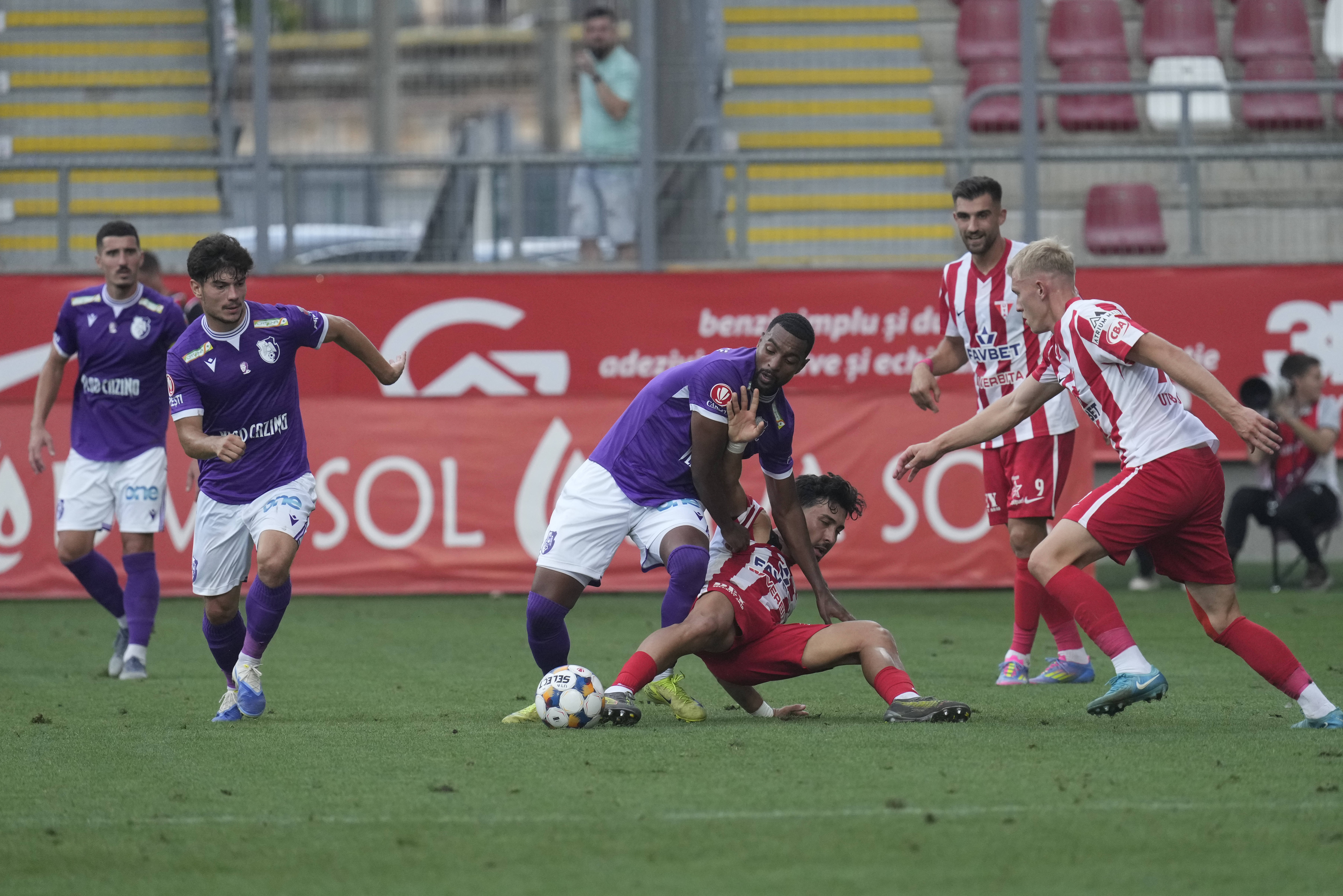 Imagine Stire FC Argeș - UTA 0-1. Arădenii au urcat pe loc de play-off | 2review.ro