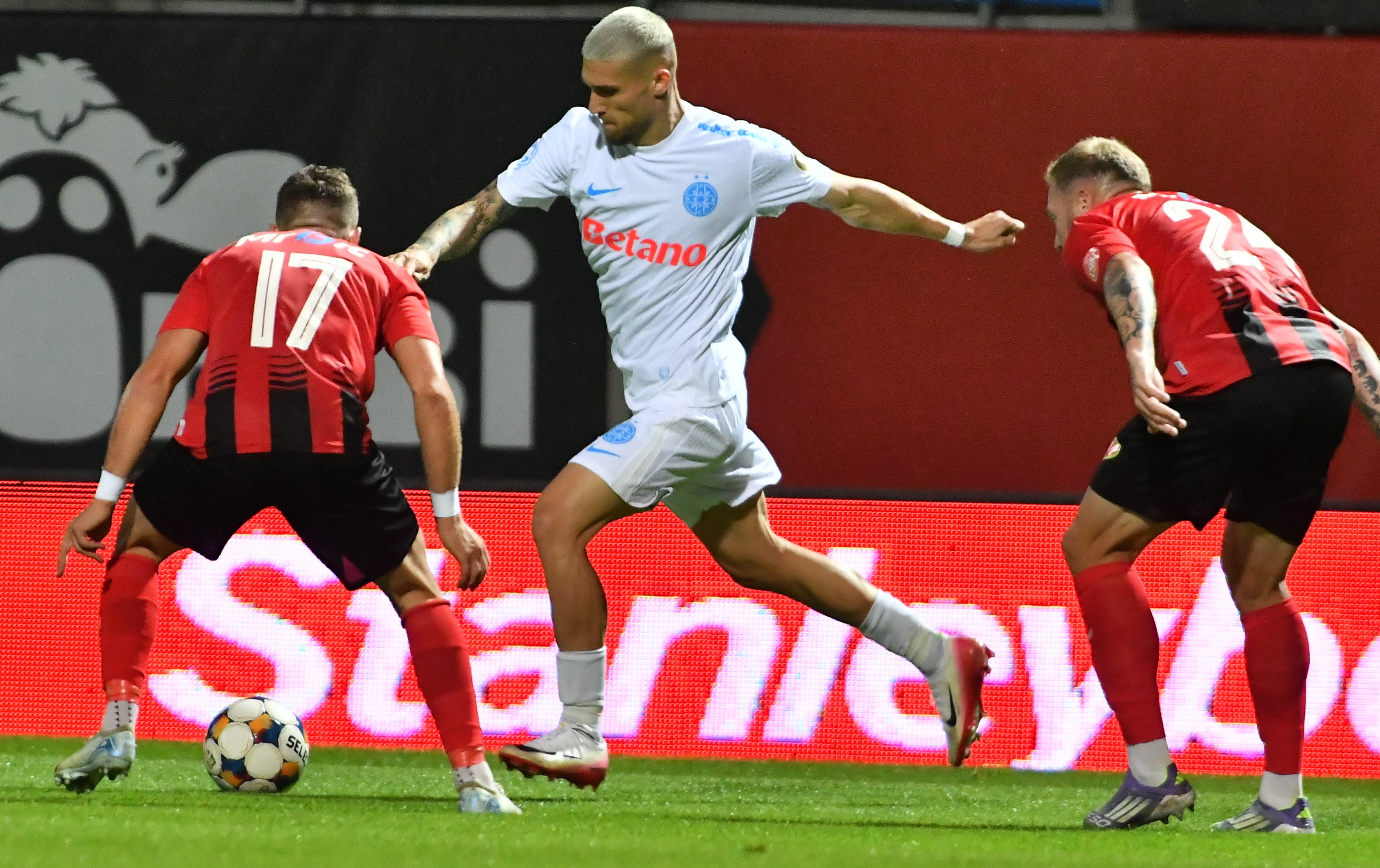 Imagine Stire FCSB - Csikszereda, Live Video, 20:00, Digi Sport 1. Campioana, obligată să câștige ca să mai spere la play-off. ECHIPELE | 2review.ro