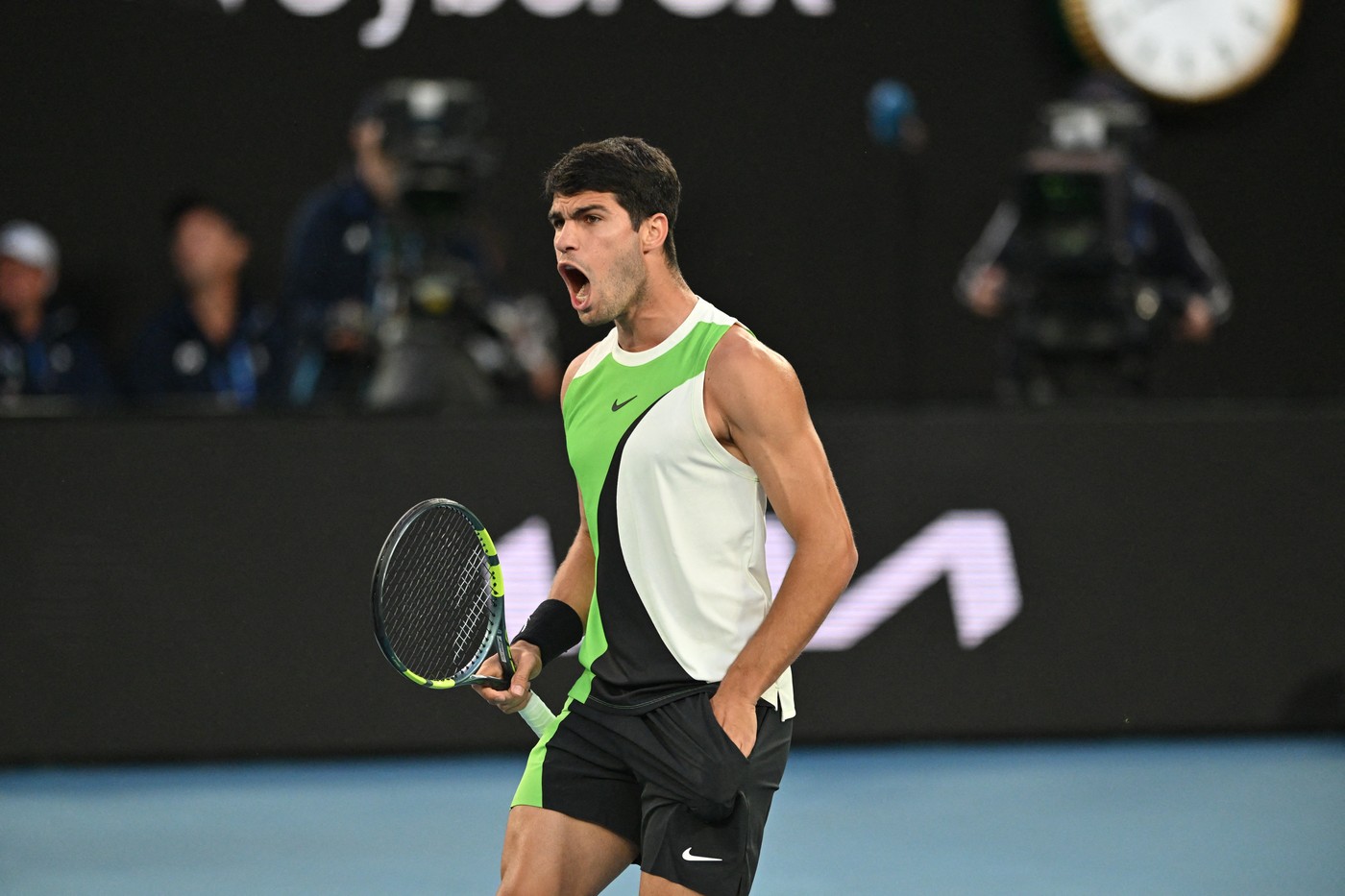 Imagine Stire Carlos Alcaraz - Novak Djokovic 2-6, 6-2, 6-3, 7-5, în finala Australian Open! Ibericul a scris istorie | 2review.ro