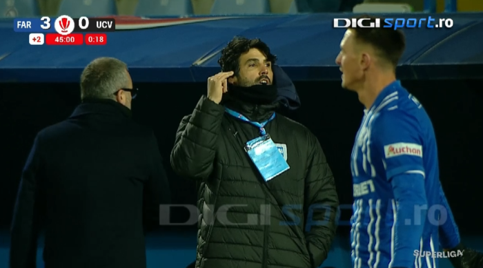 Imagine Stire Universitatea Craiova a cerut penalty în meciul cu Farul! Ce arată reluările și ce i-a spus Coelho arbitrului | 2review.ro