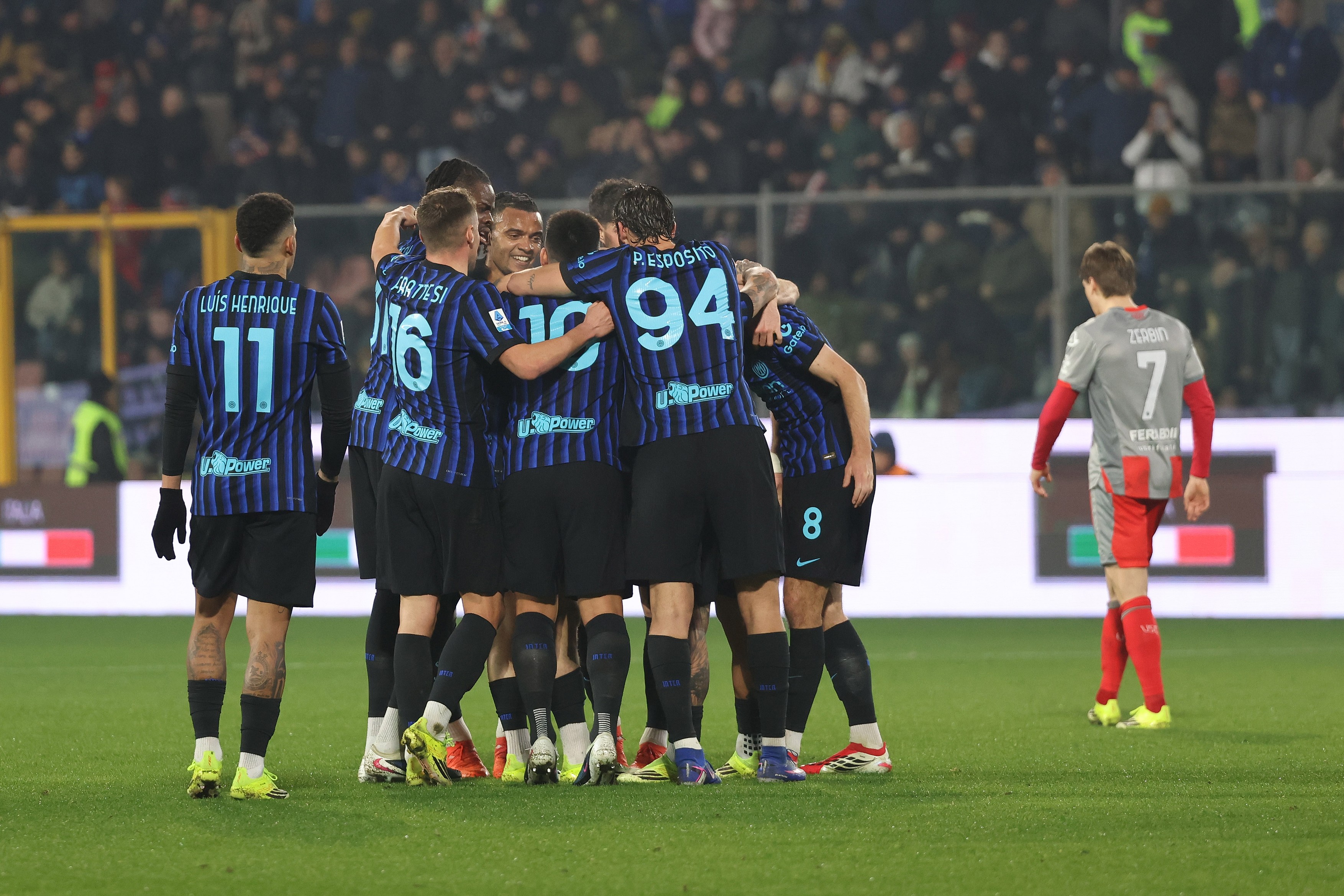 Imagine Stire Cremonese - Inter 0-2! Trupa lui Cristi Chivu s-a distanțat la 8 puncte de AC Milan. Rezultatele zilei și clasamentul | 2review.ro