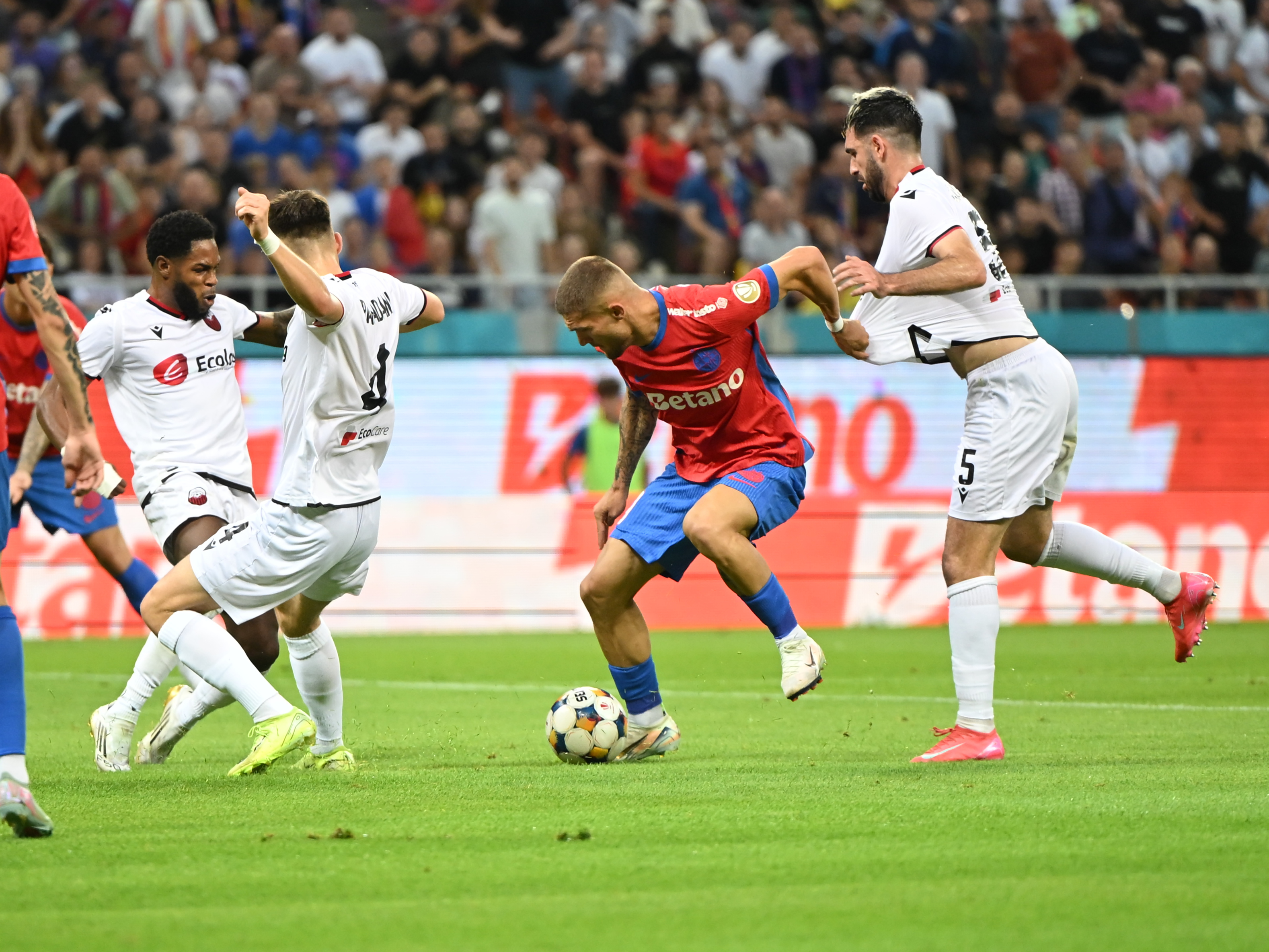 Imagine Stire Dinamo negociază transferul unui fotbalist care a eliminat-o pe FCSB din Liga Campionilor! | 2review.ro