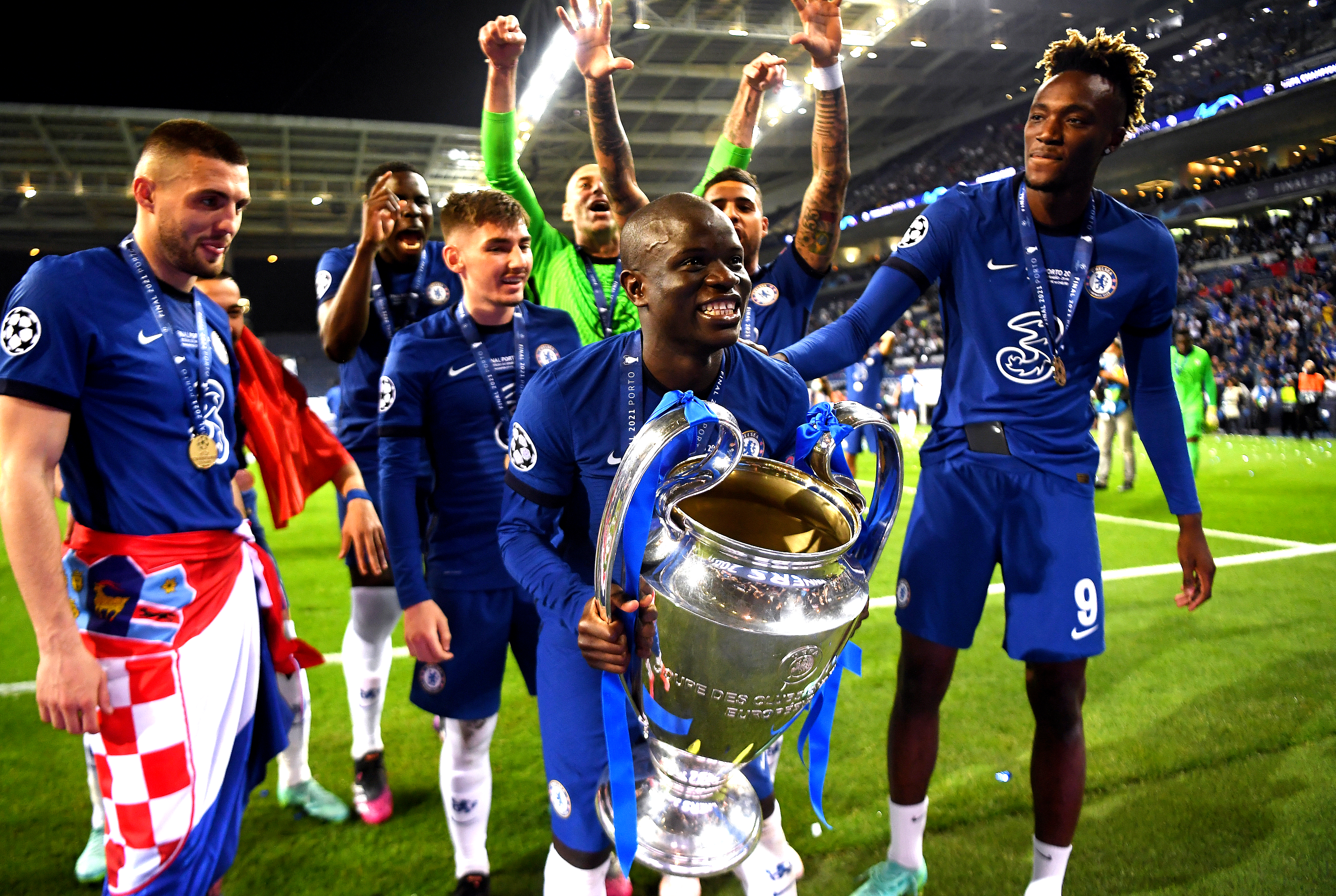 Imagine Stire Spectaculos: NGolo Kante revine în Europa, la 34 de ani! Contract până în 2028 | 2review.ro