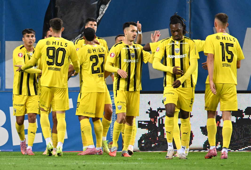 Imagine Stire Un fotbalist de la Dinamo e pe picior de plecare: ”Este dorit cu insistență în Italia” | 2review.ro