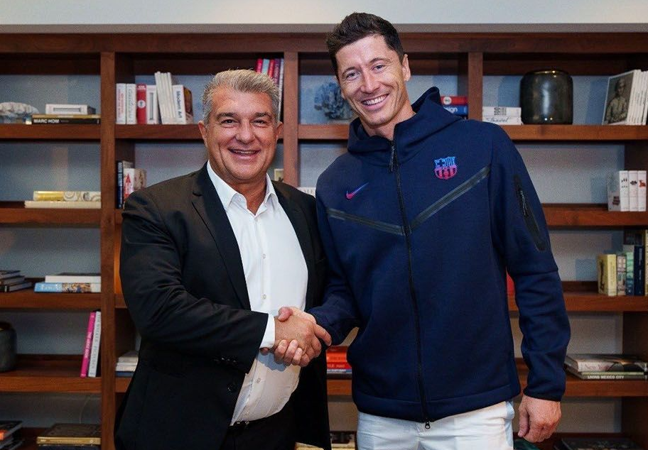 Imagine Stire Robert Lewandowski a pus o singură condiție ca să rămână la Barcelona! Când își va anunța decizia | 2review.ro