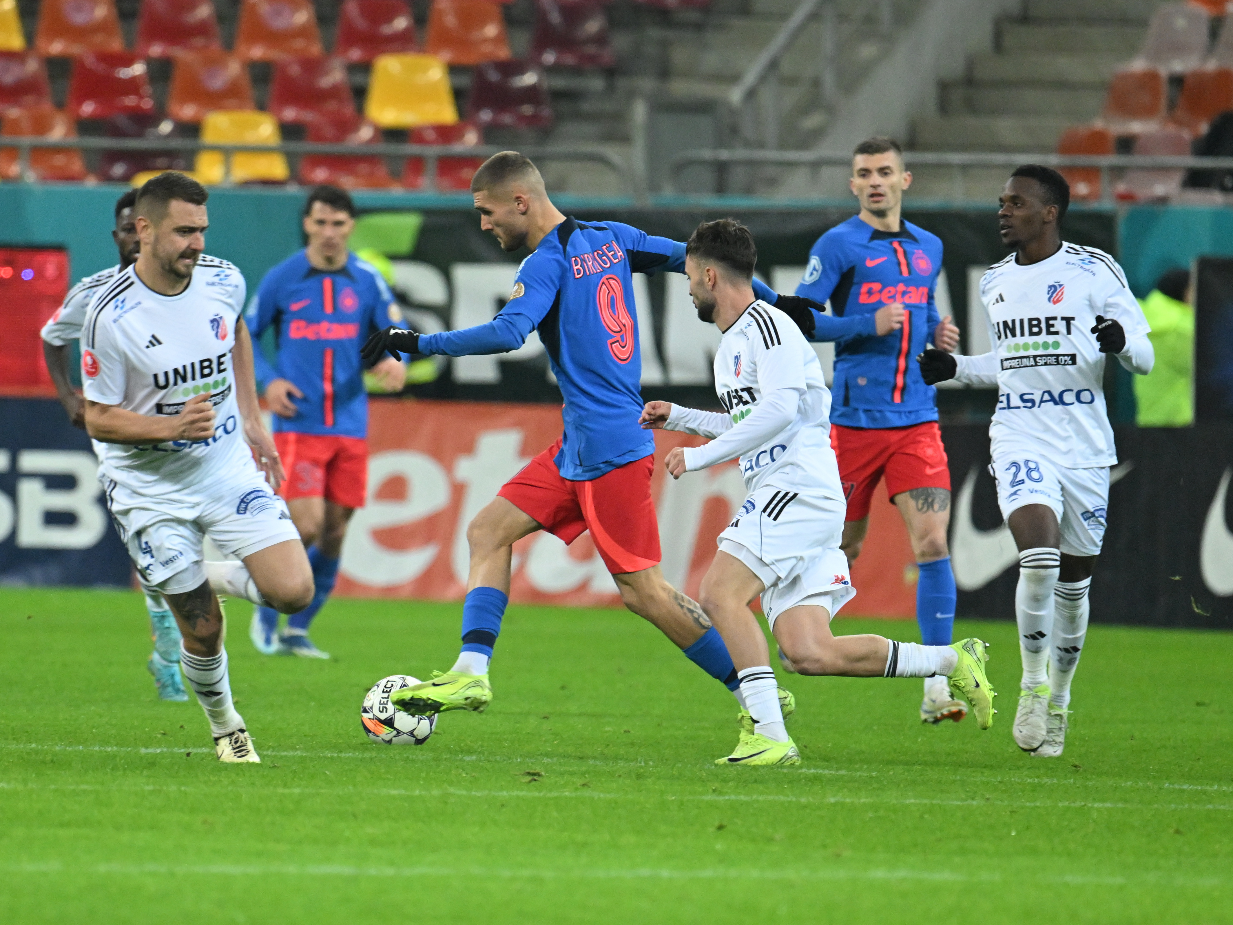 Imagine Stire FCSB - FC Botoșani, Live Video, 20:30, Digi Sport 1. ECHIPELE. Campioana continuă goana pentru un loc de play-off | 2review.ro