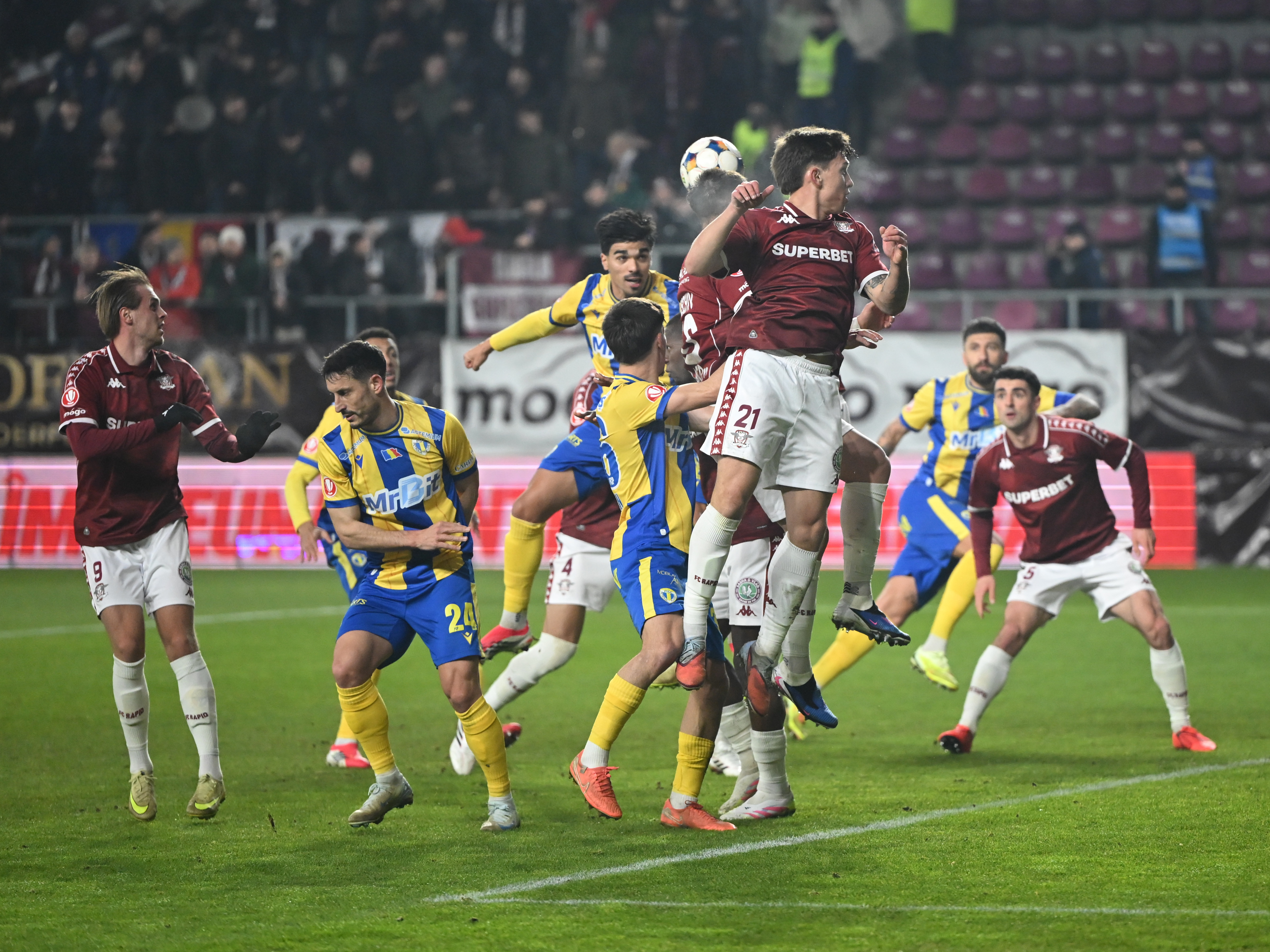 Imagine Stire Rapid - Petrolul 1-1. Giuleștenii au ratat șansa să treacă pe primul loc în SuperLiga | 2review.ro