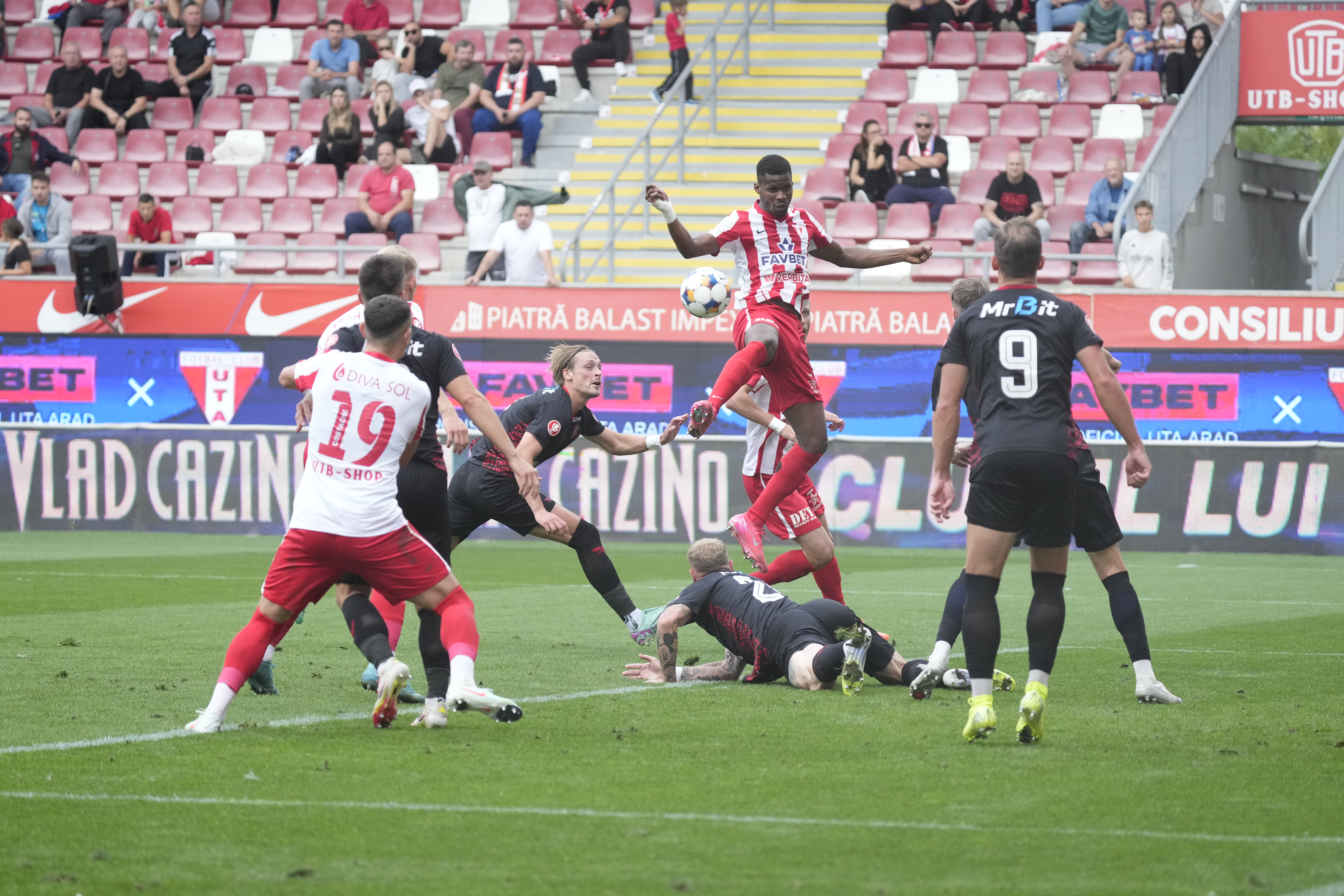 Imagine Stire UTA - Csikszereda LIVE VIDEO, 18:00, Digi Sport 1. Ciucanii încă speră la barajul pentru Conference League | 2review.ro