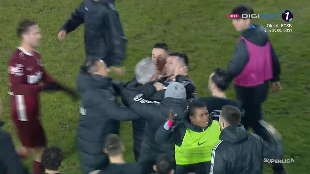 Imagine Stire Ce a scris arbitrul Rareș Vidican în raport, după ce i-a eliminat pe Cristiano Bergodi și Andrei Cordea | 2review.ro