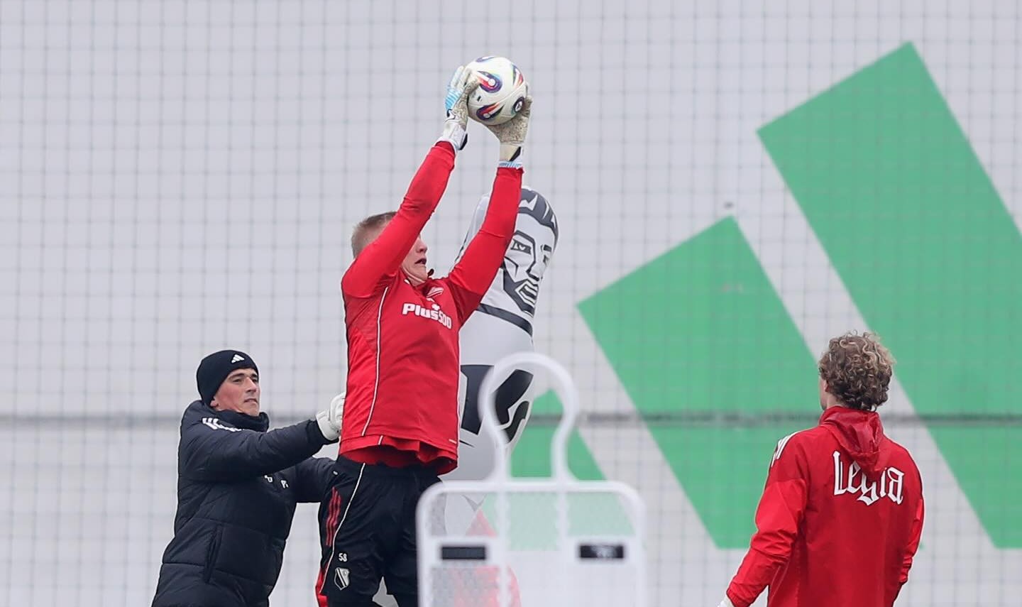 Imagine Stire Meci ”de foc”! Cum s-a terminat duelul portarilor români din Polonia | 2review.ro