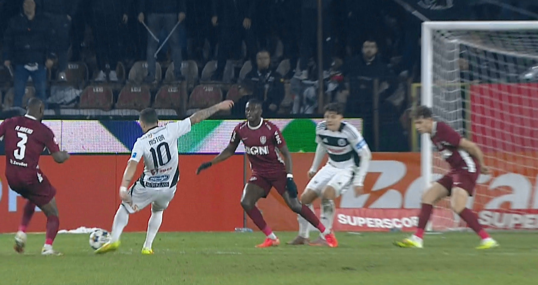 Imagine Stire CFR Cluj - U Cluj 3-1, ACUM, Digi Sport 1. GOOL! Camora a refăcut avantajul de două goluri | 2review.ro