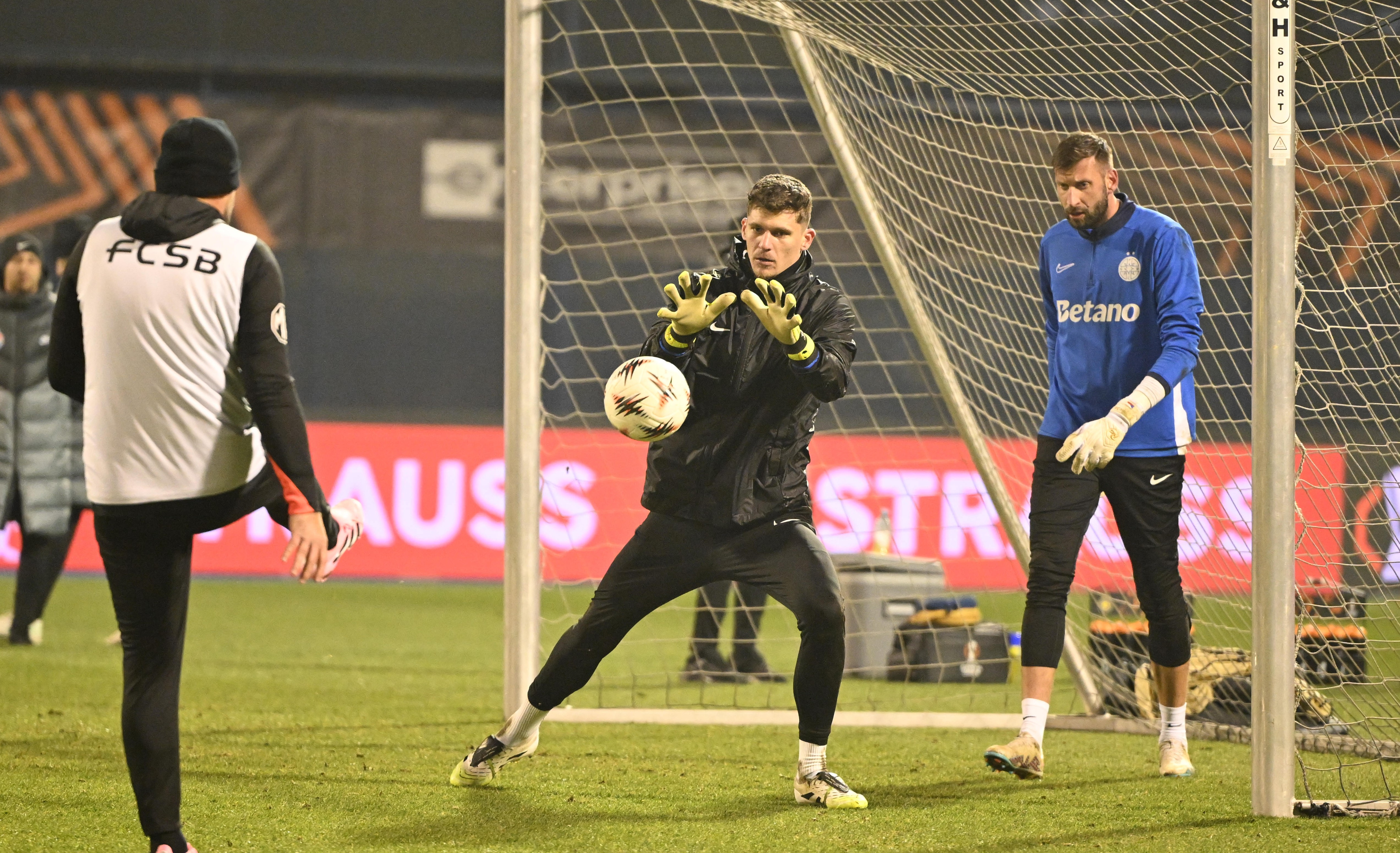 Putea pleca de la FCSB chiar în această iarnă: 3 echipe interesate! Cine s-a opus mutării