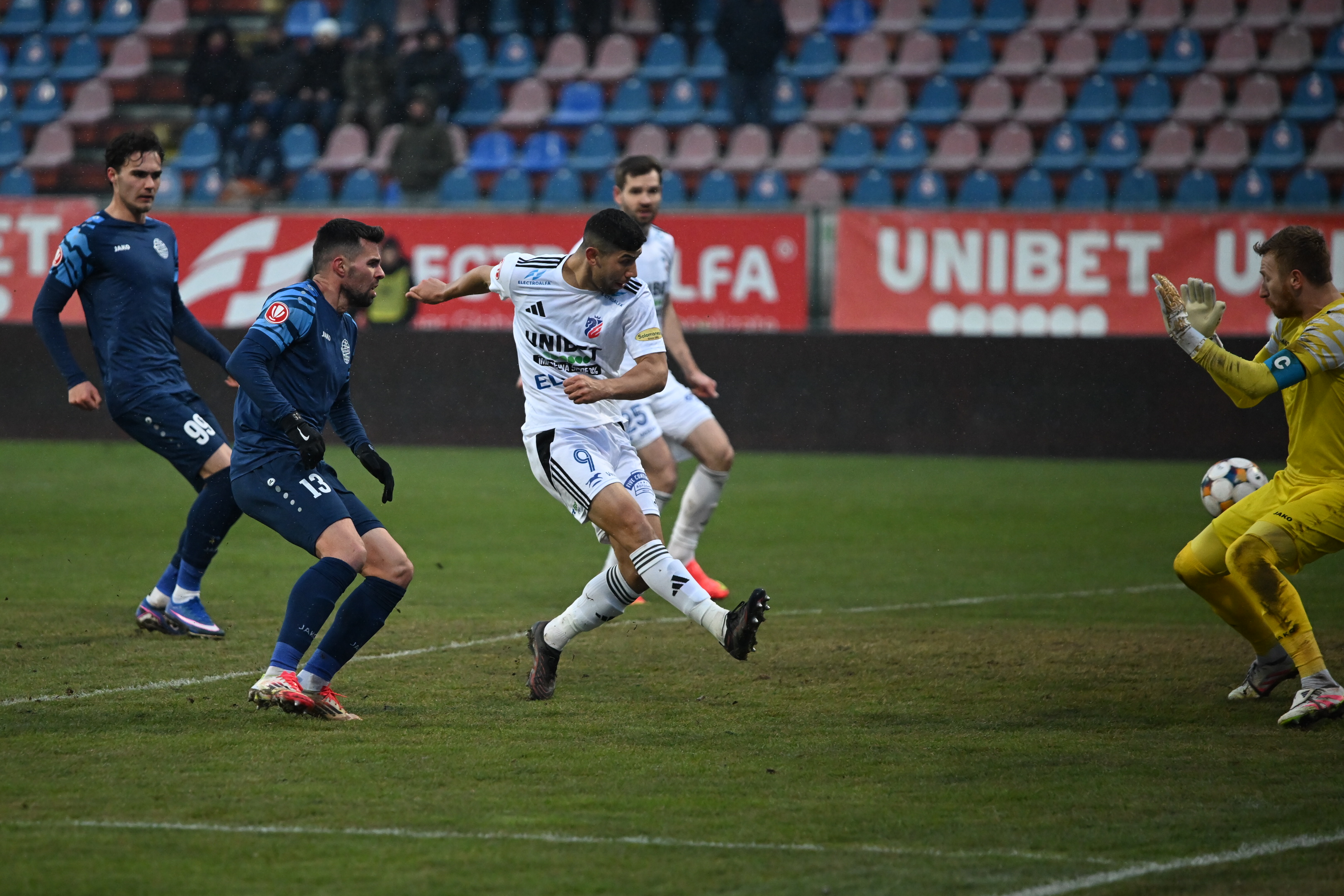 Imagine Stire FC Botoșani - Metaloglobus 2-0, ACUM, Digi Sport 1. GOL anulat pentru oaspeții | 2review.ro