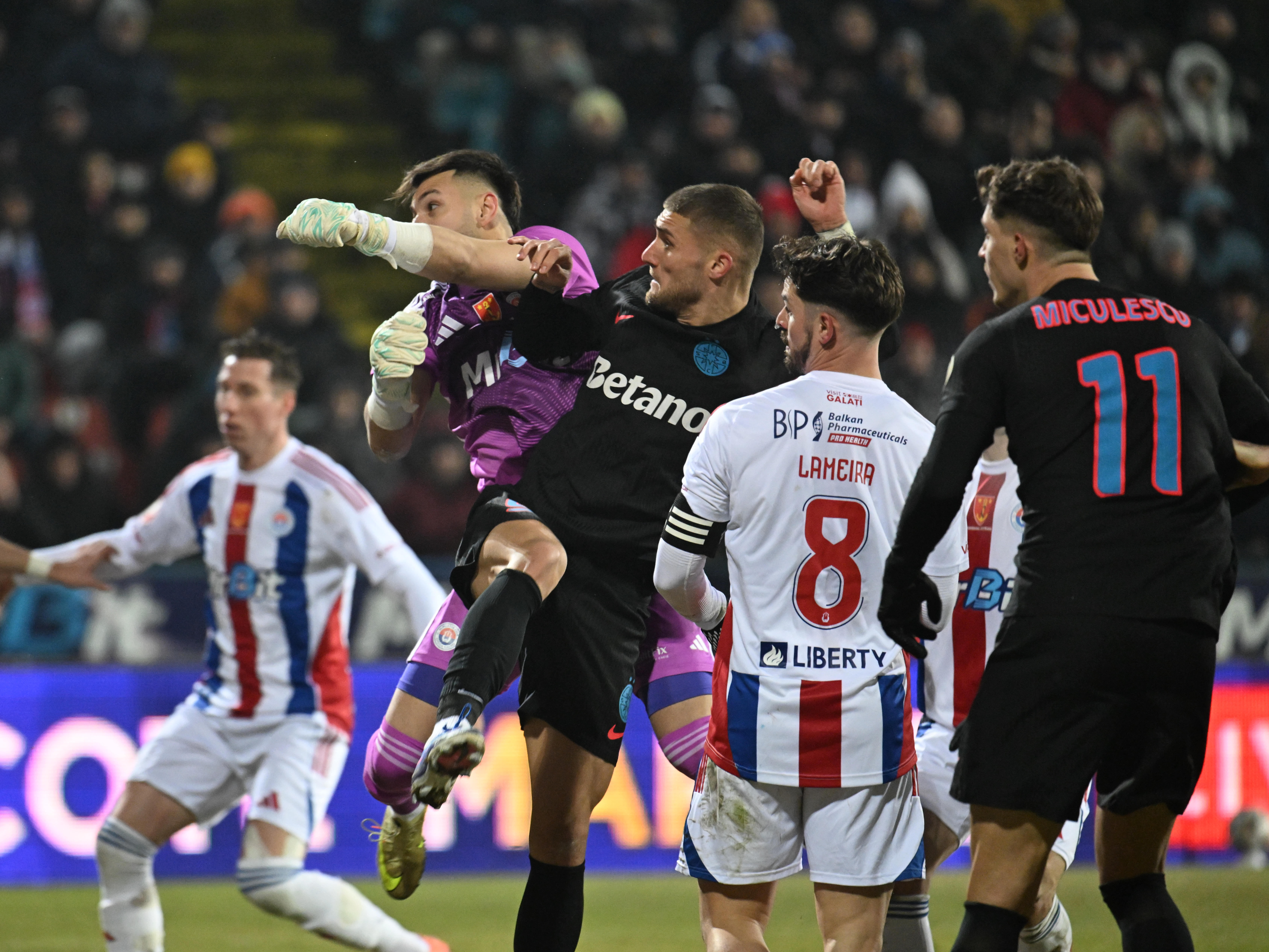 Imagine Stire Oțelul - FCSB 1-3, ACUM, Digi Sport 1. Gălățenii au rămas în 10! Darius Olaru a marcat | 2review.ro