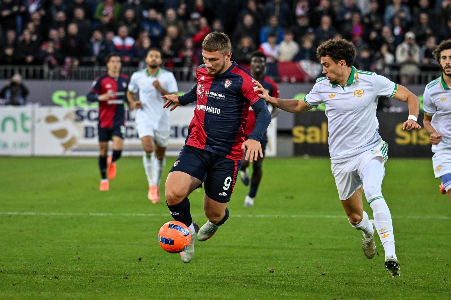 Imagine Stire Roma - Cagliari, LIVE VIDEO, 21:45, Digi Sport 2. Capitolinii se luptă pentru locurile de Liga Campionilor | 2review.ro