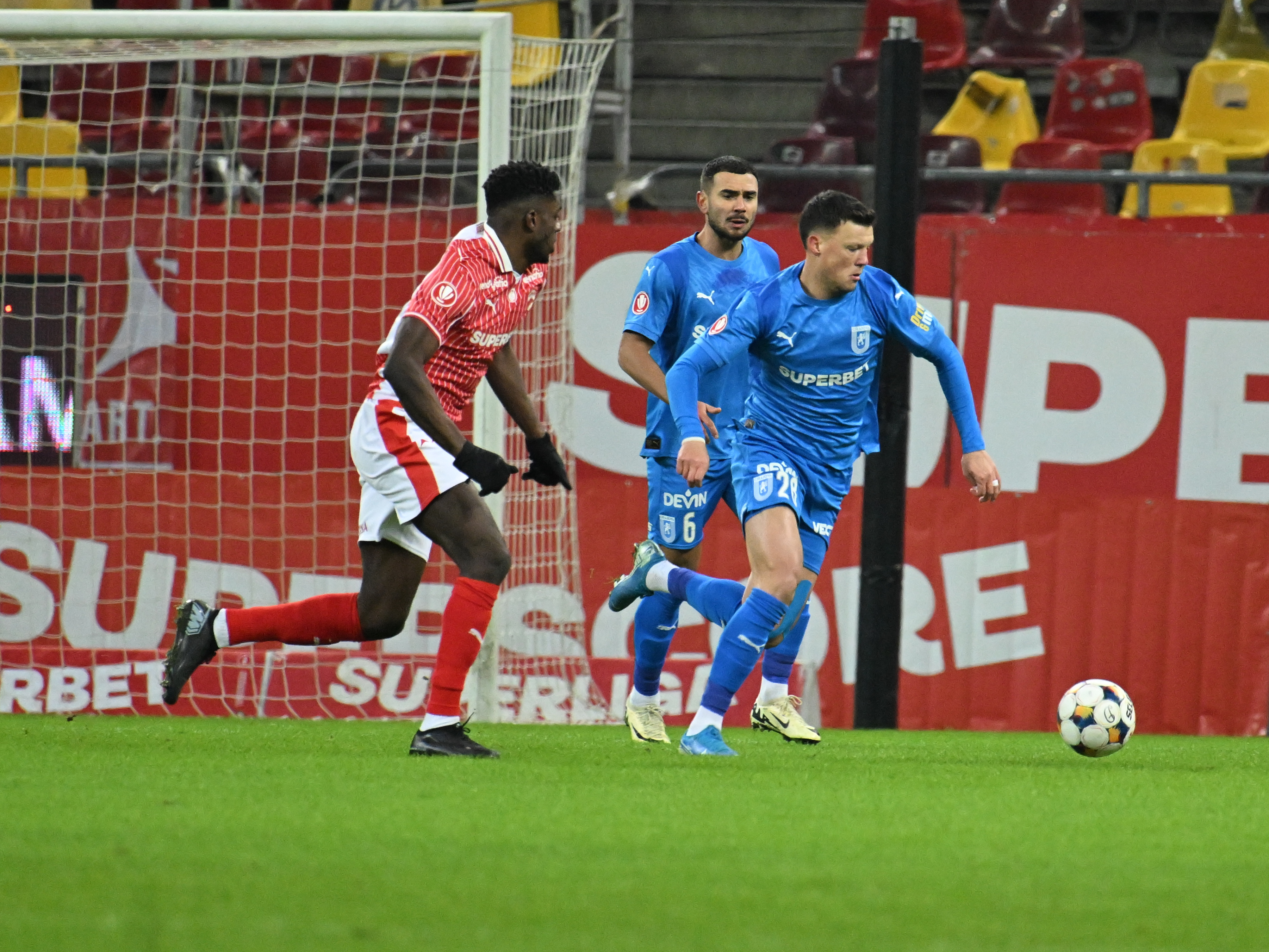 Imagine Stire Eddy Gnahore a surprins, după Dinamo - Universitatea Craiova 1-1 | 2review.ro